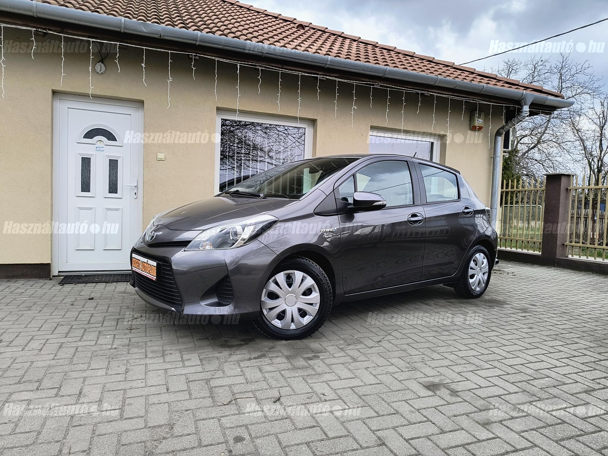 TOYOTA YARIS 2013/4 - 1