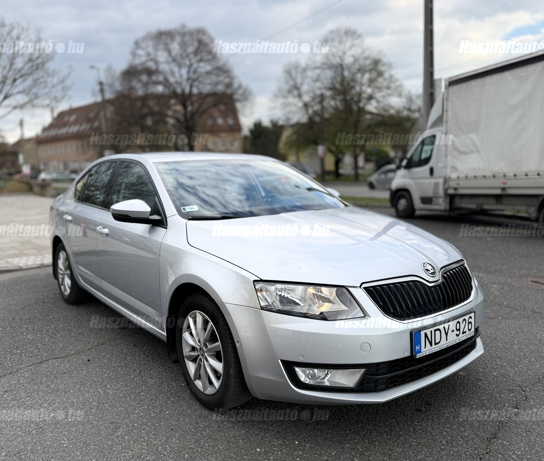 SKODA OCTAVIA 2013/10 - 1