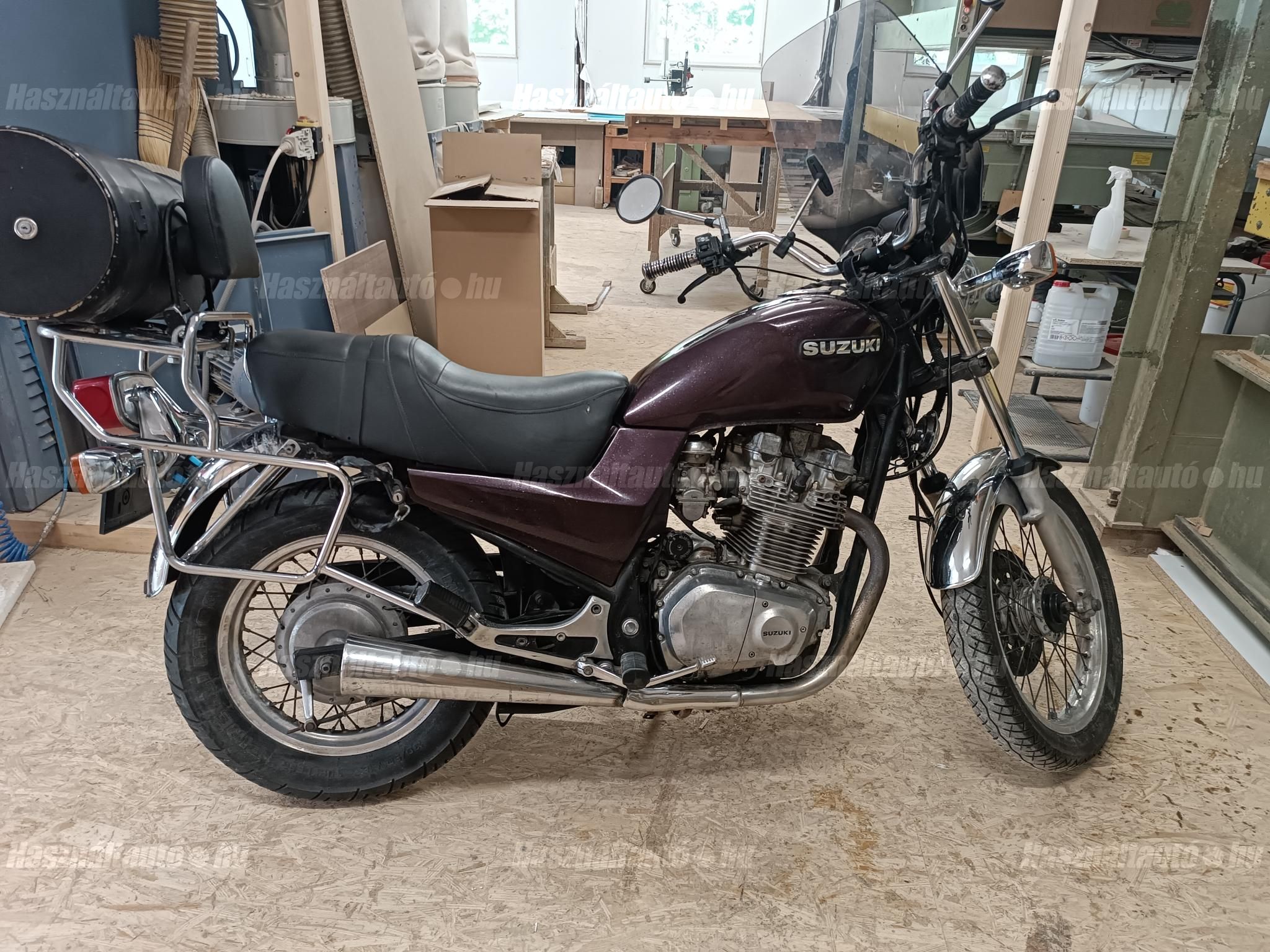 SUZUKI GR 650 1988 - 1