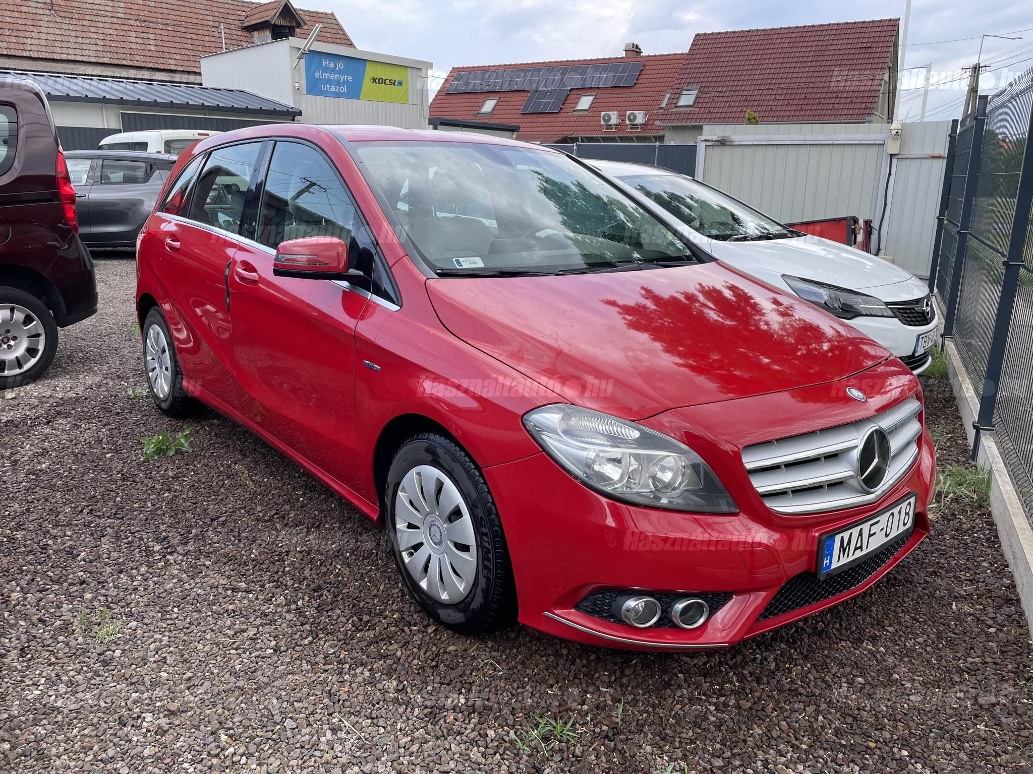 MERCEDES-BENZ B 180 2012/3 - 1