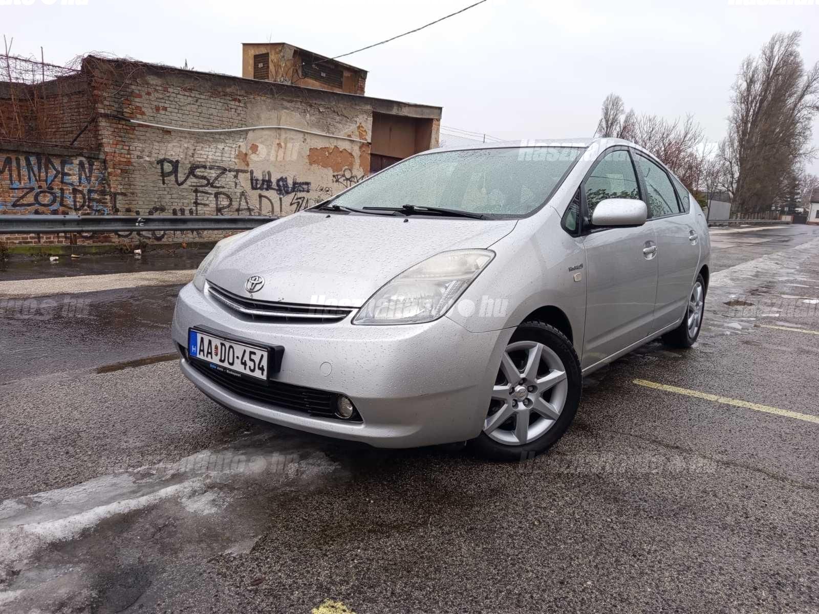 TOYOTA PRIUS 2006/6 - 1