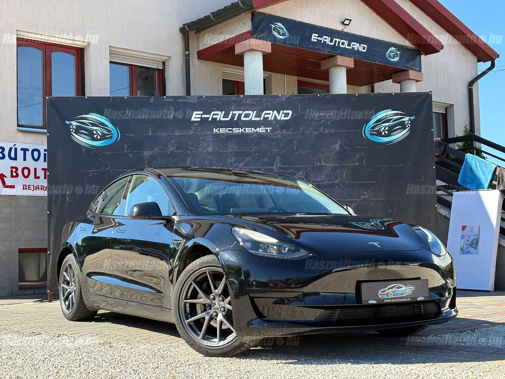 TESLA MODEL 3 2021/7 - 1