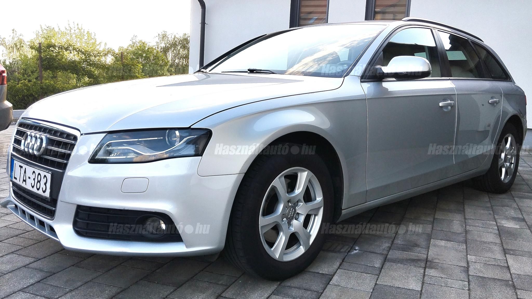 AUDI A4 2010/7 - 1