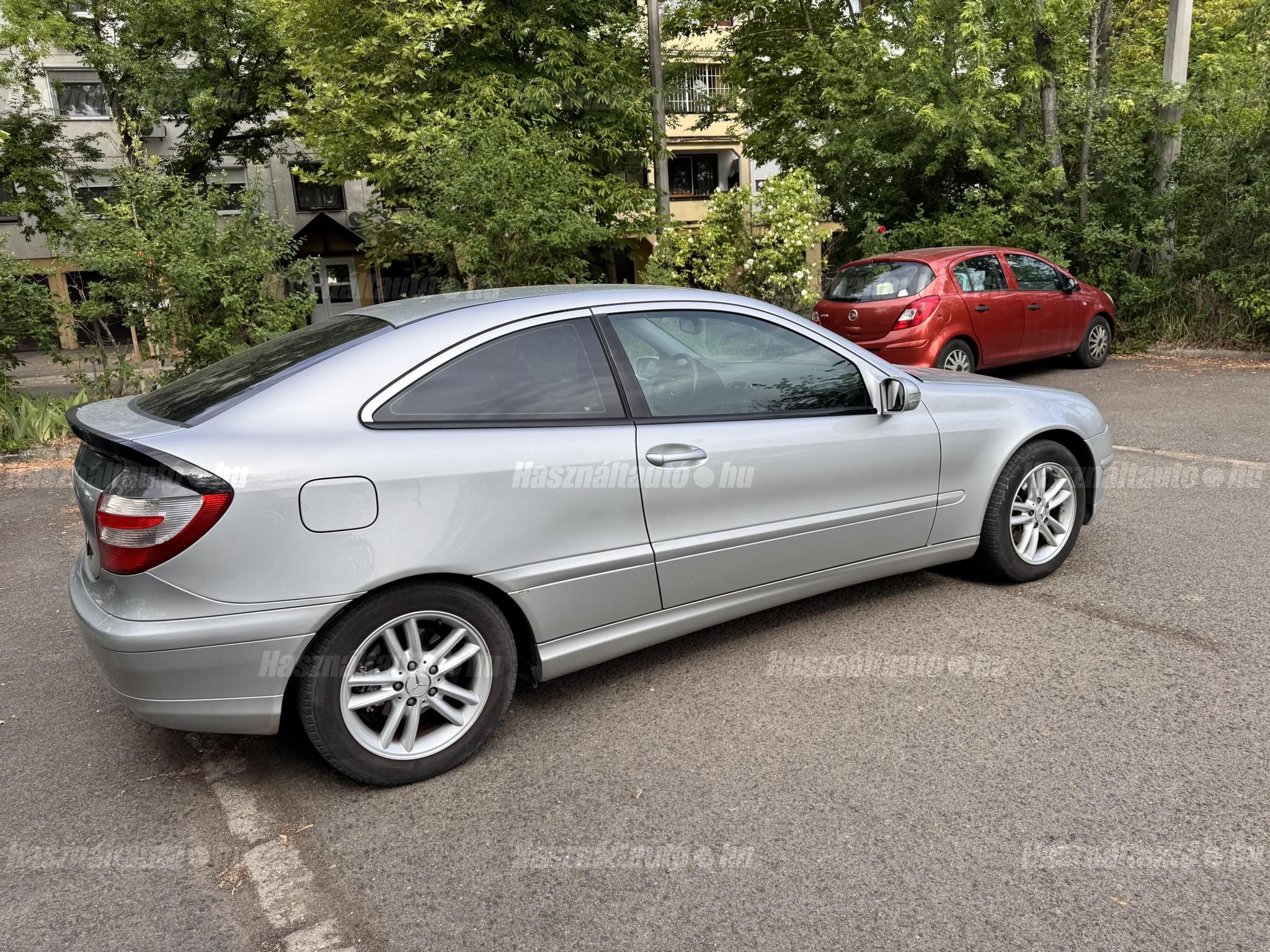 MERCEDES-BENZ C-OSZTÁLY 2003 - 1