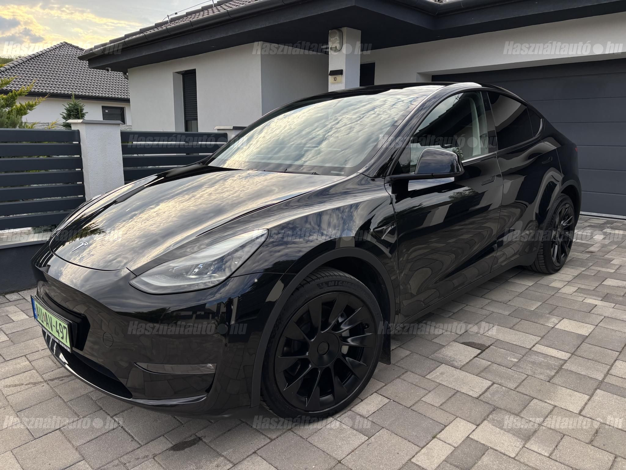 TESLA MODEL Y 2023/2 - 1