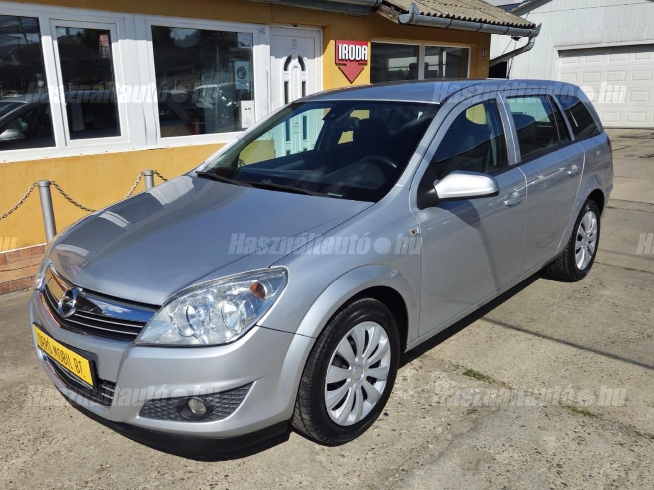 OPEL ASTRA H 2009/10 - 1