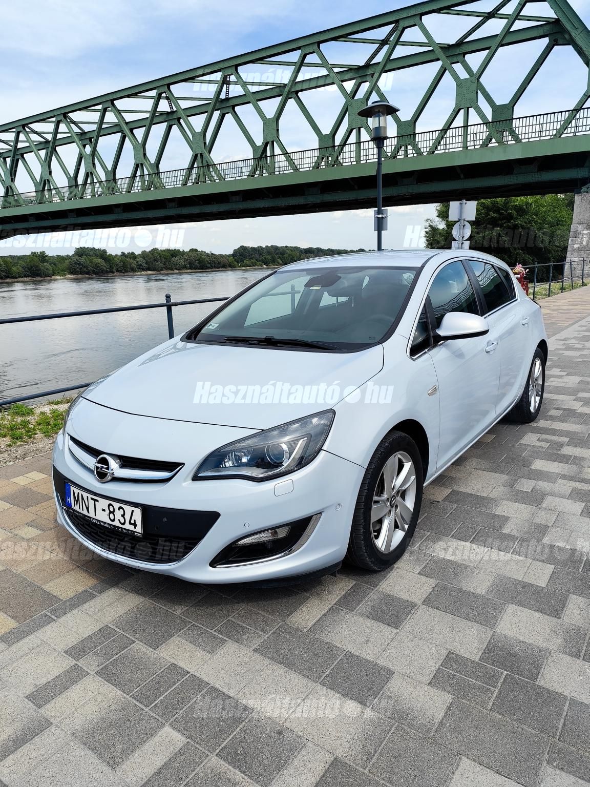OPEL ASTRA J 2013/10 - 1
