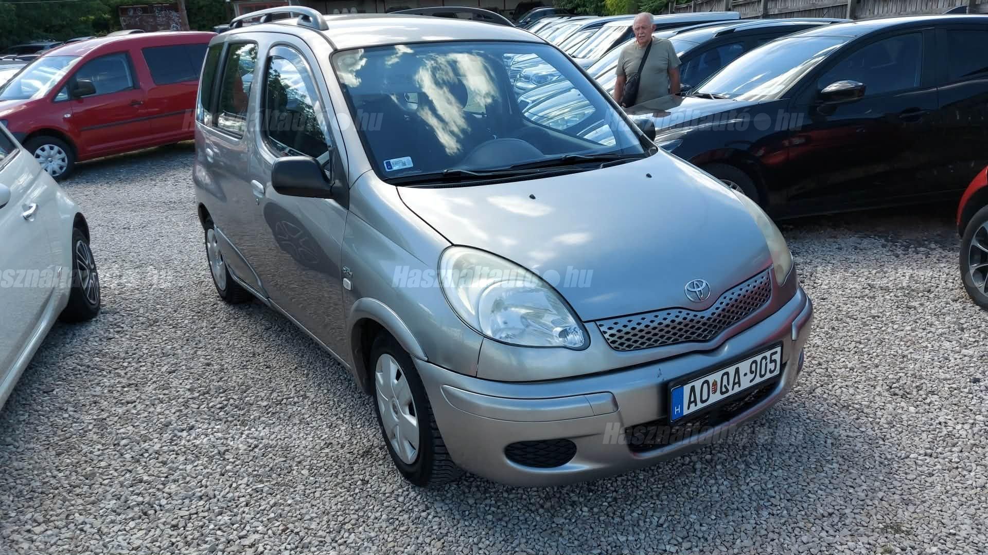 TOYOTA YARIS VERSO 2003 - 1