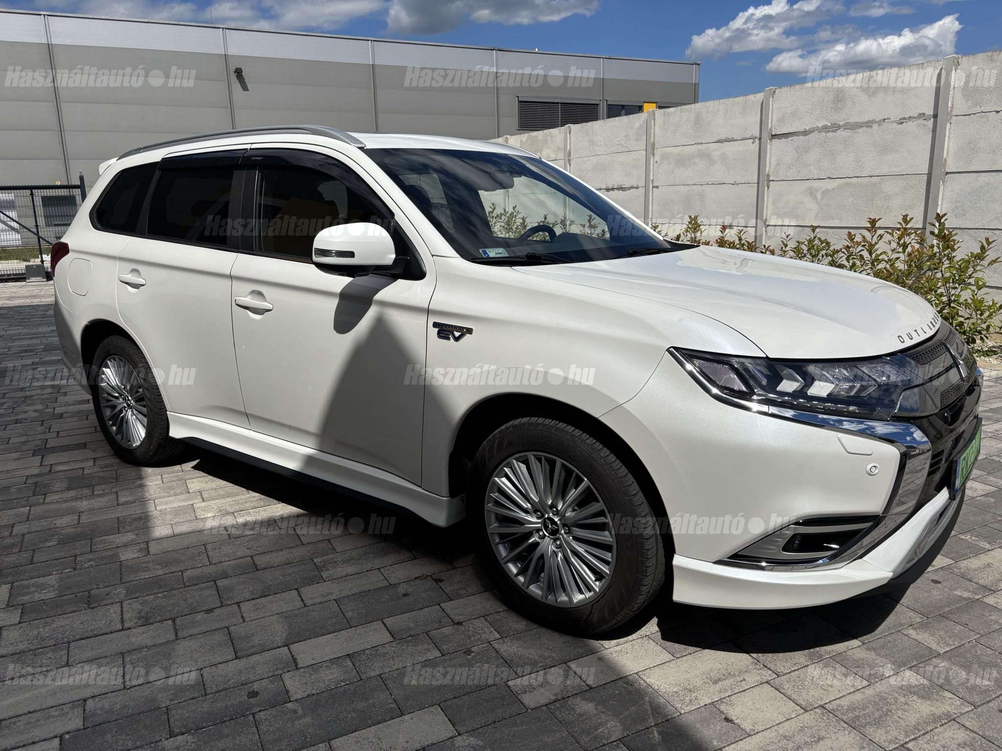 MITSUBISHI OUTLANDER 2019 - 1