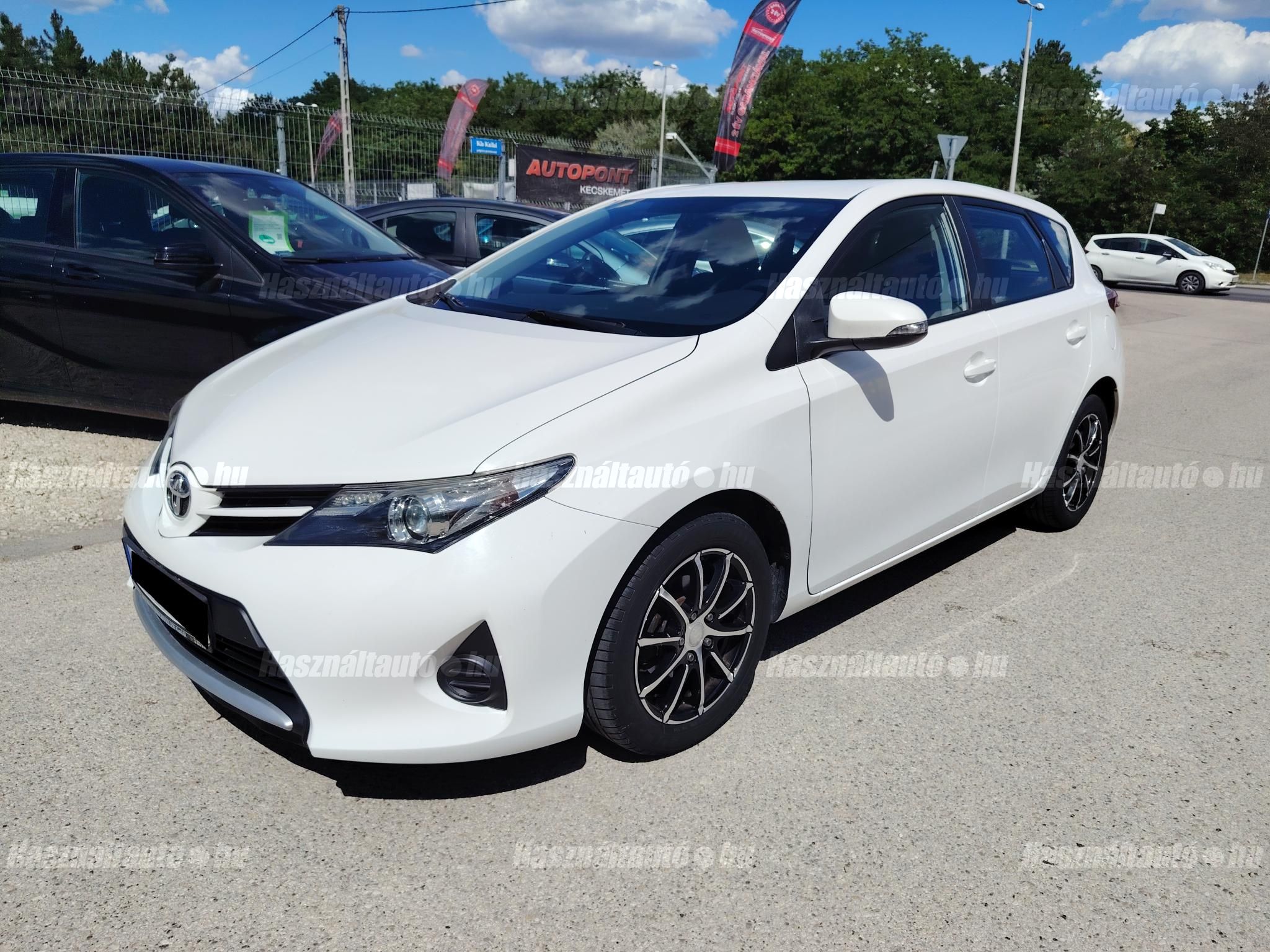 TOYOTA AURIS 2014/12 - 1