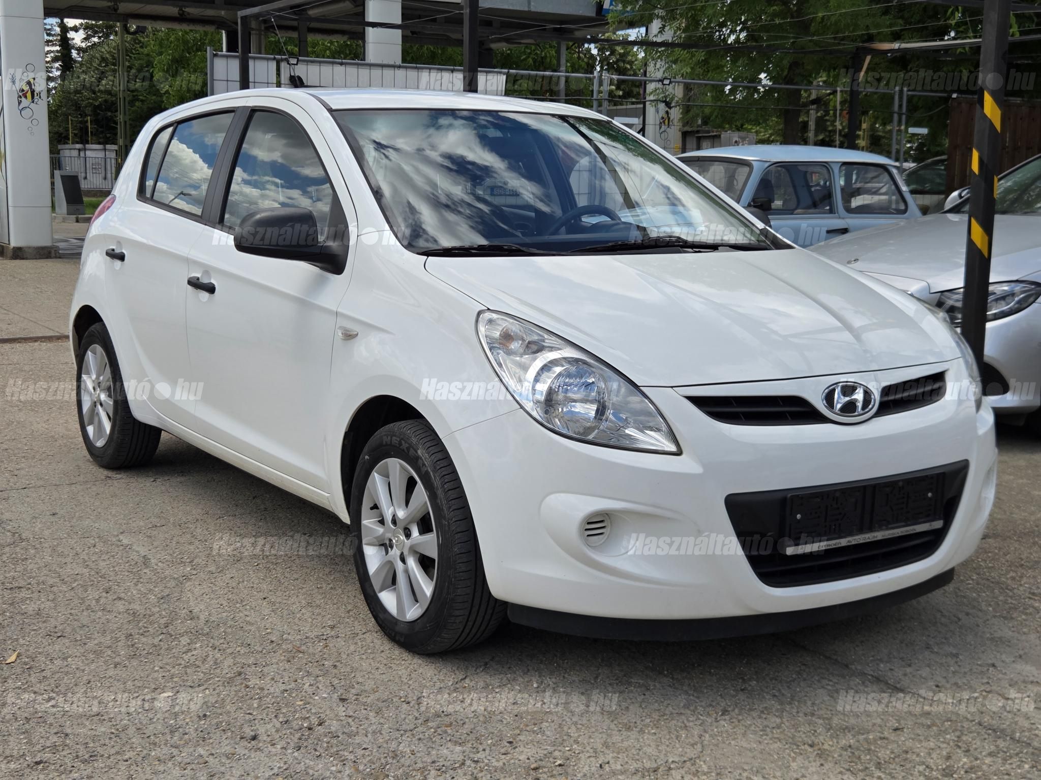 HYUNDAI I20 2010/3 - 1