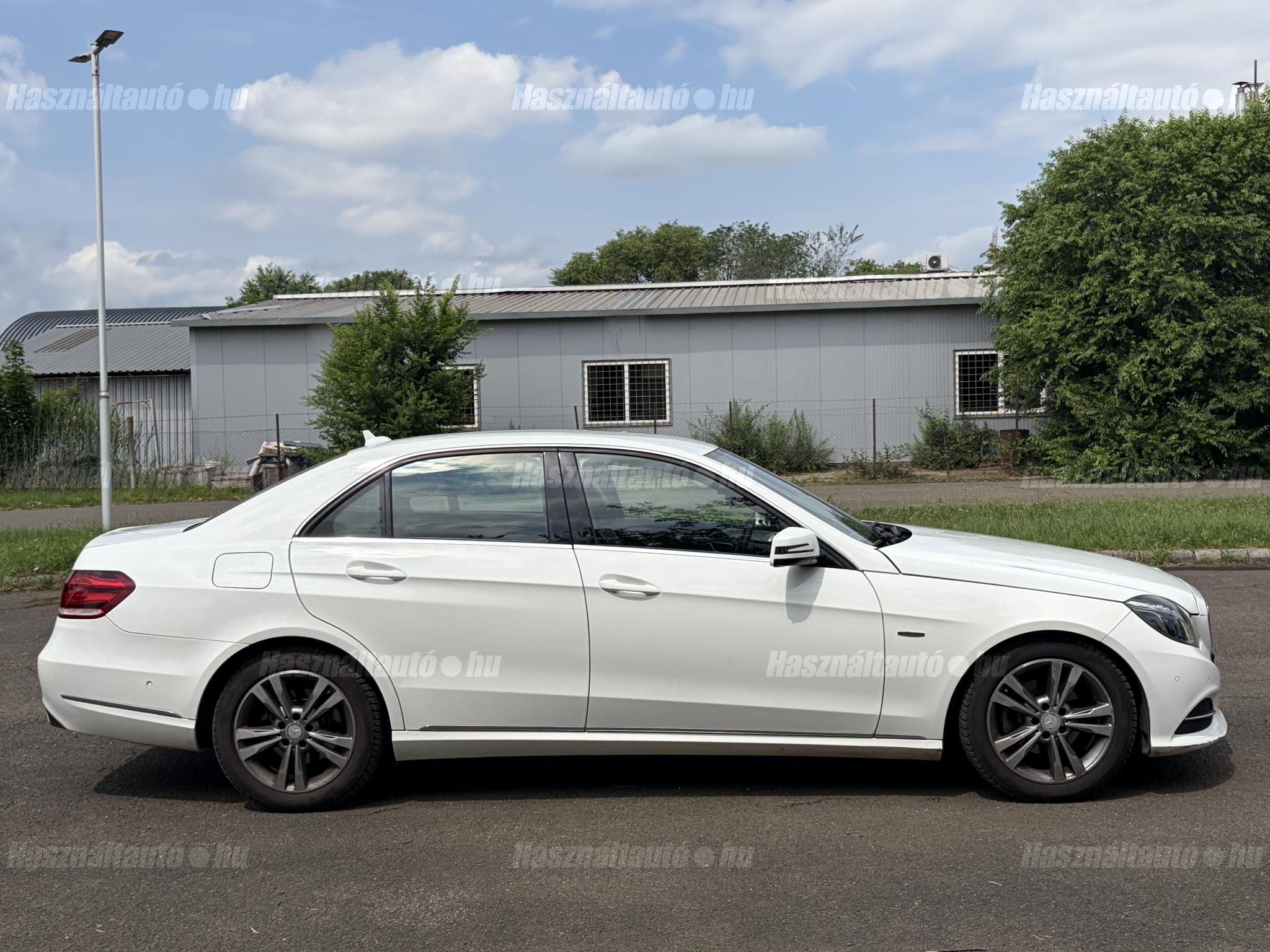 MERCEDES-BENZ E-OSZTÁLY 2016/6 - 1