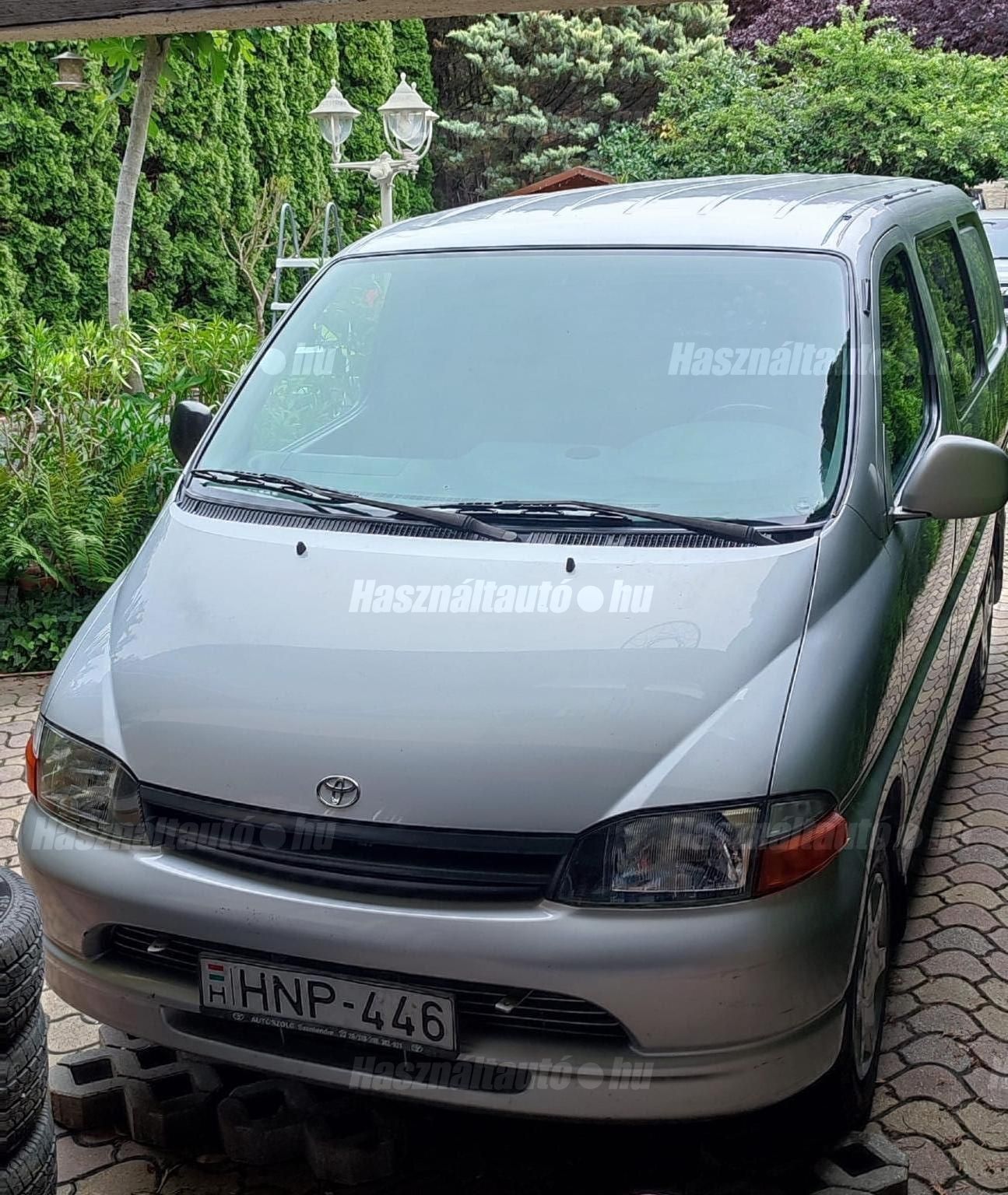 TOYOTA HIACE 2000 - 1
