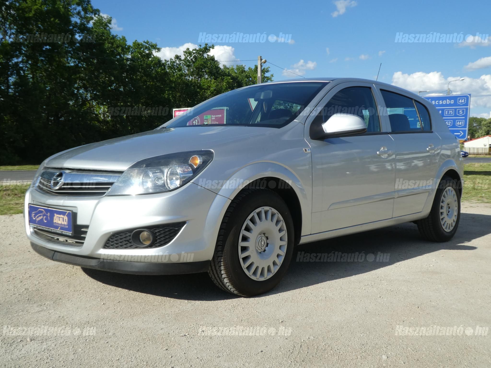 OPEL ASTRA H 2012/12 - 1