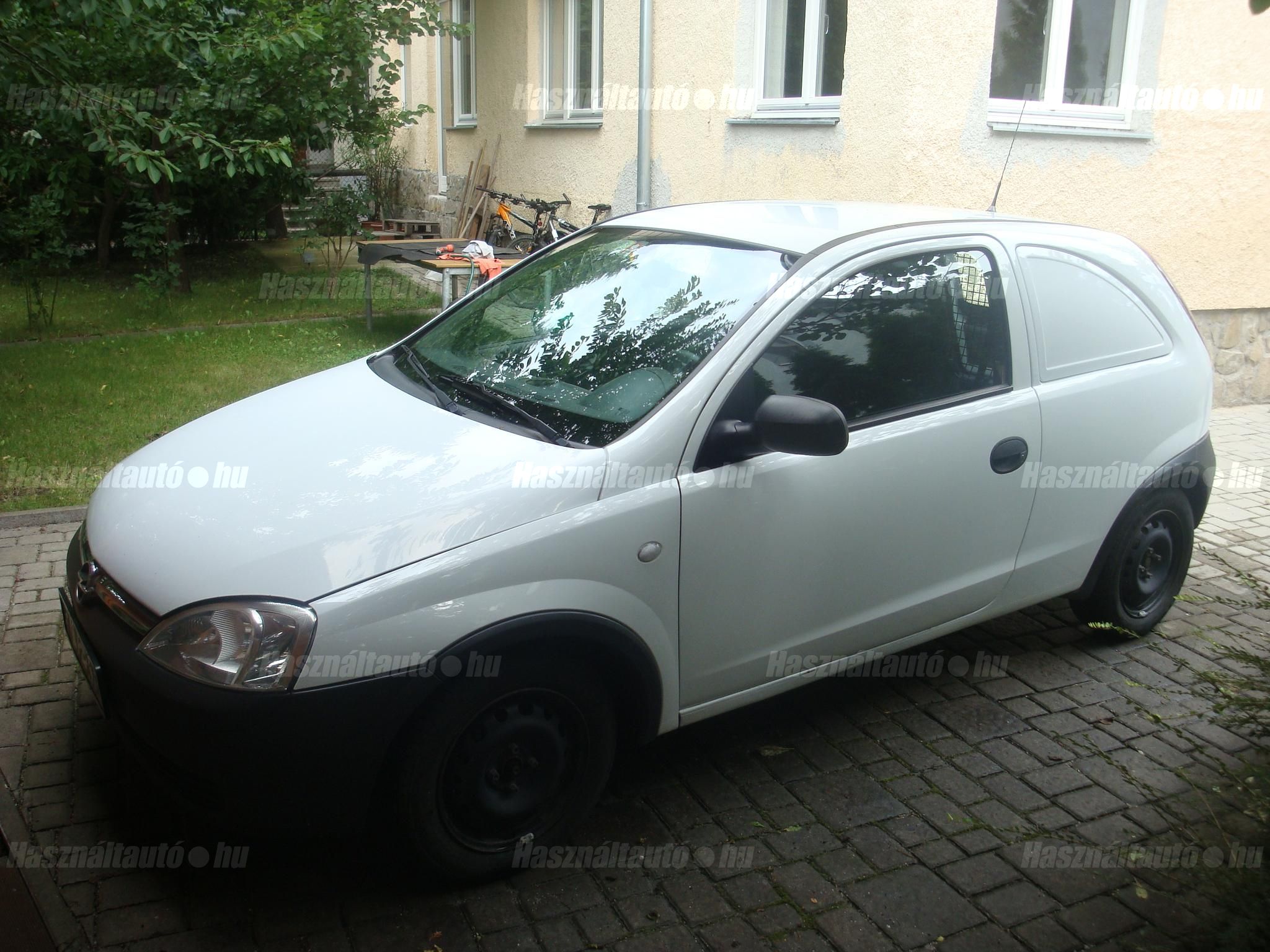 OPEL CORSA C 2003/8 - 1