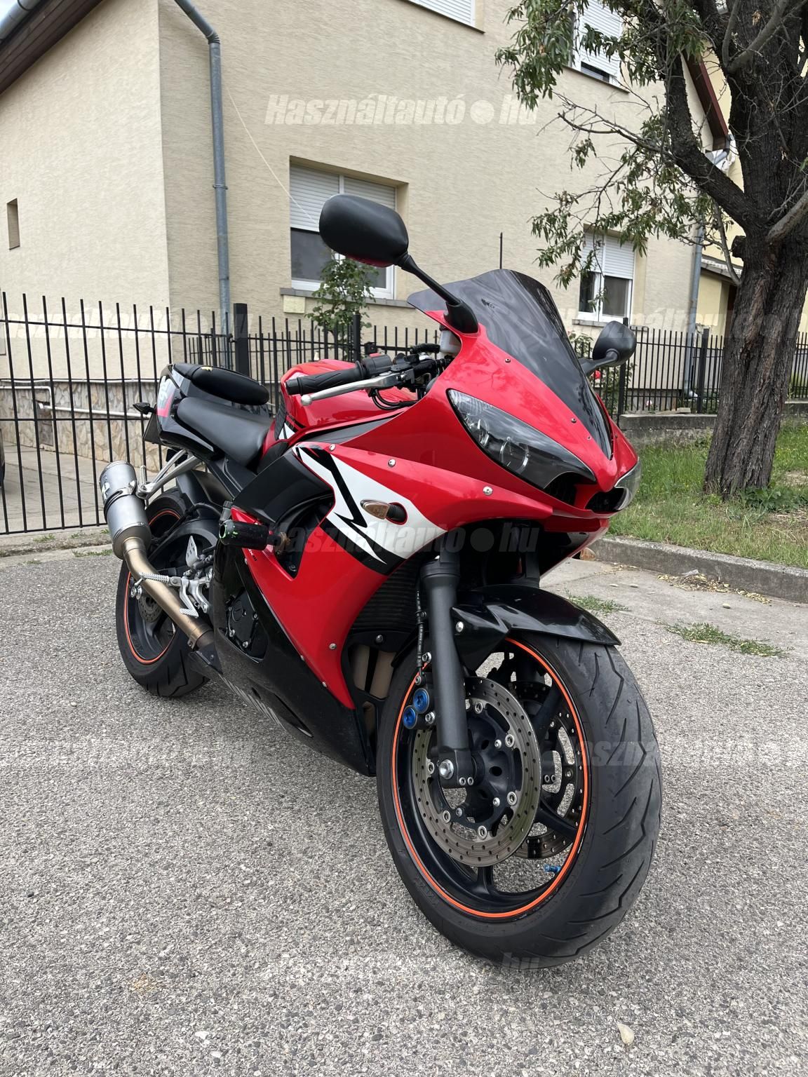 YAMAHA YZF R6 2004/6 - 1