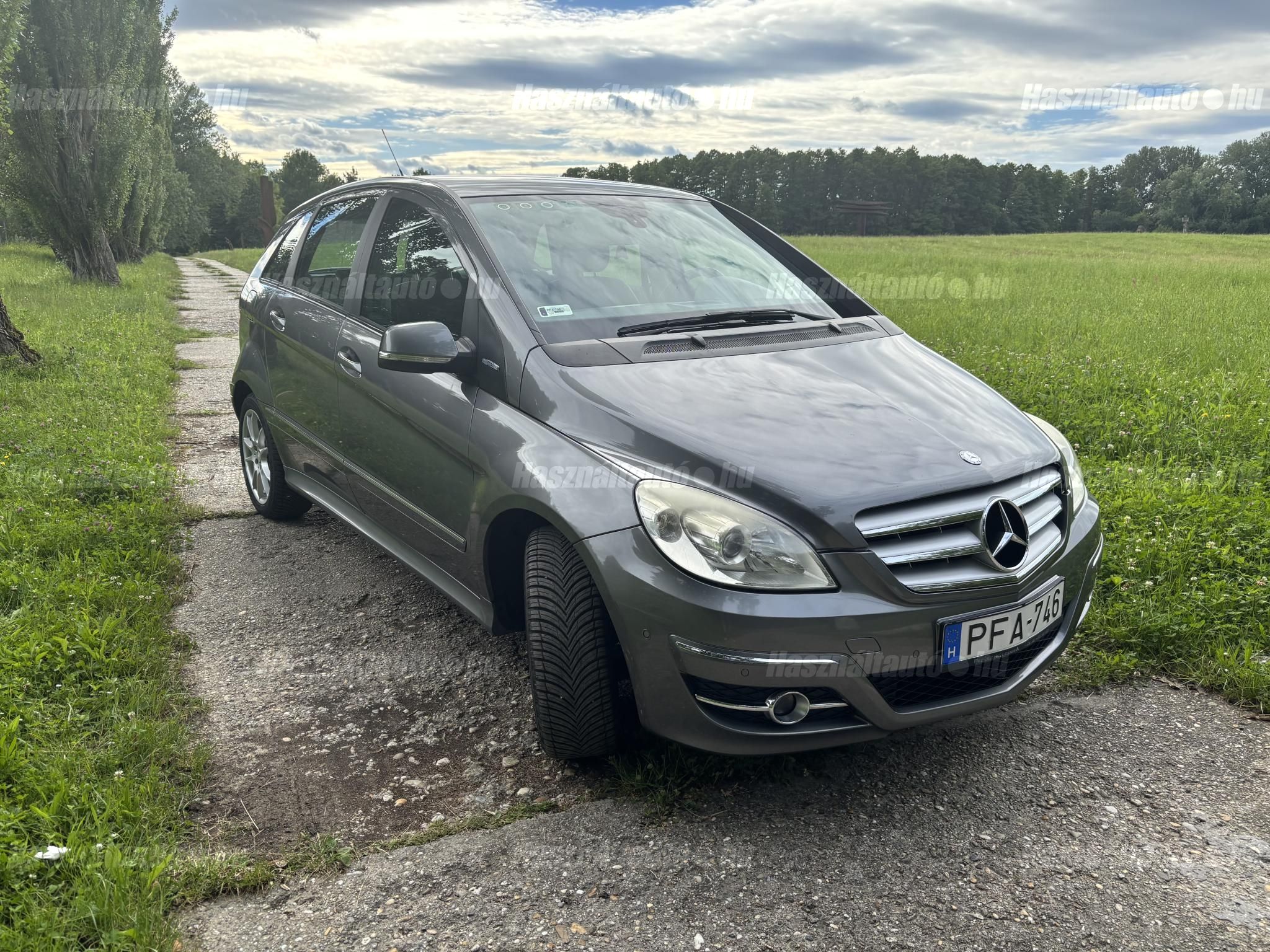 MERCEDES-BENZ B 180 2009/11 - 1