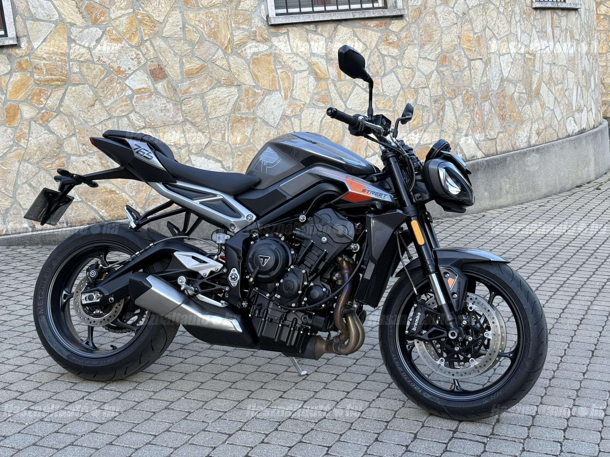 TRIUMPH STREET TRIPLE 2024/4 - 1