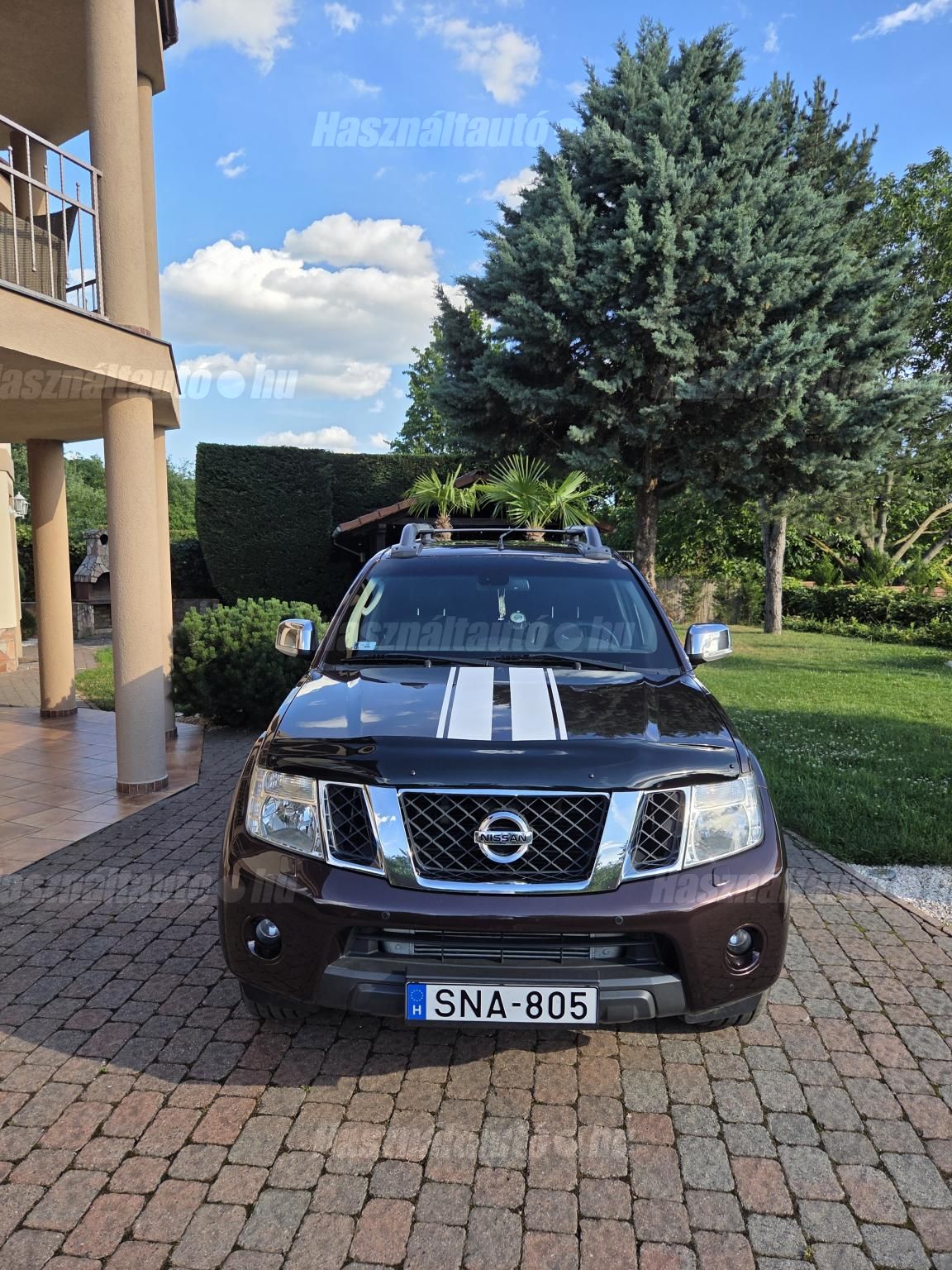 NISSAN NAVARA 2010/11 - 1