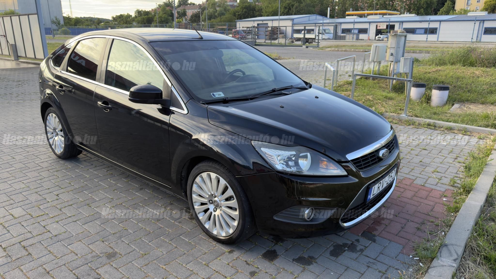 FORD FOCUS 2010 - 1