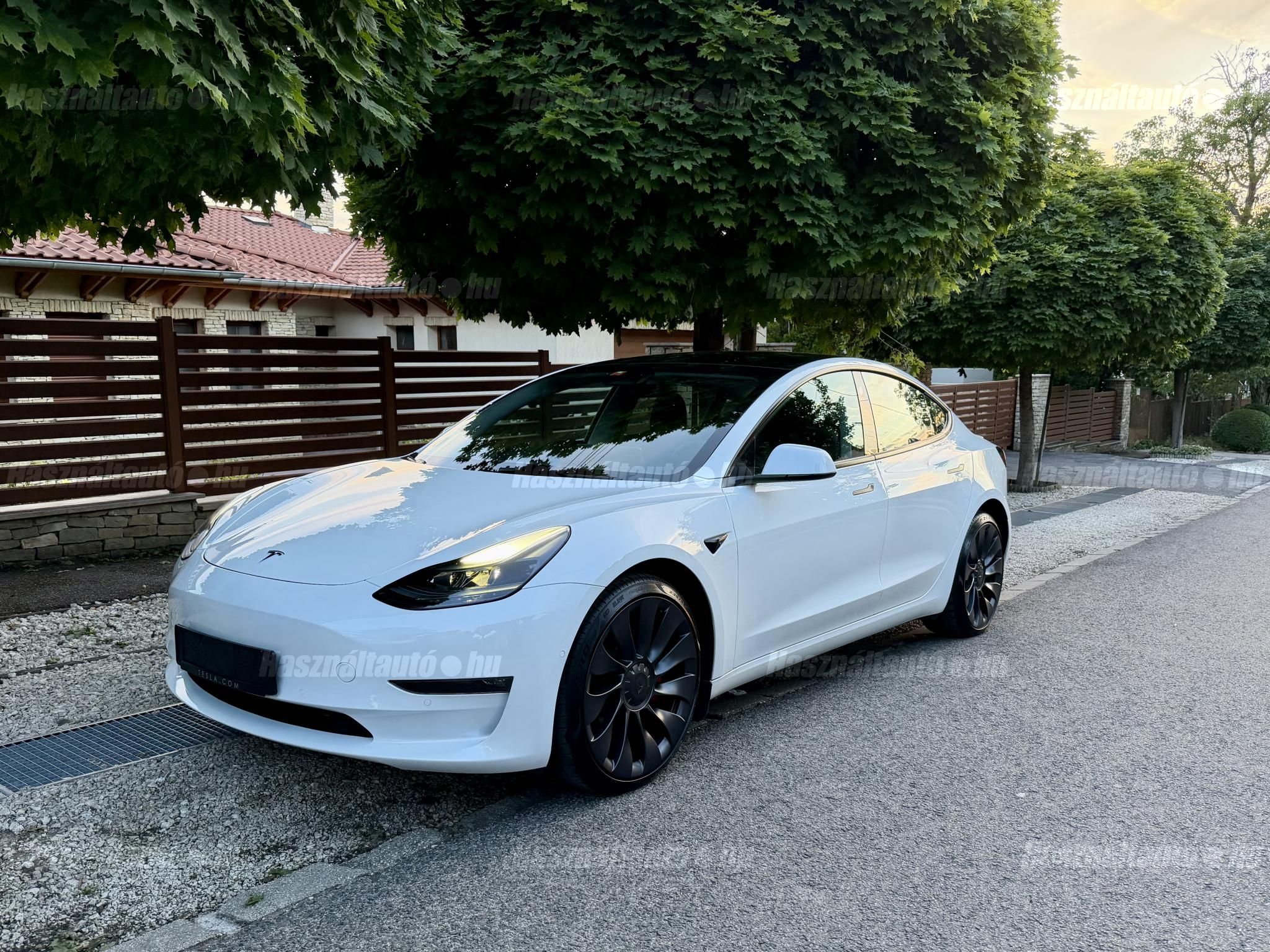TESLA MODEL 3 2022/9 - 1