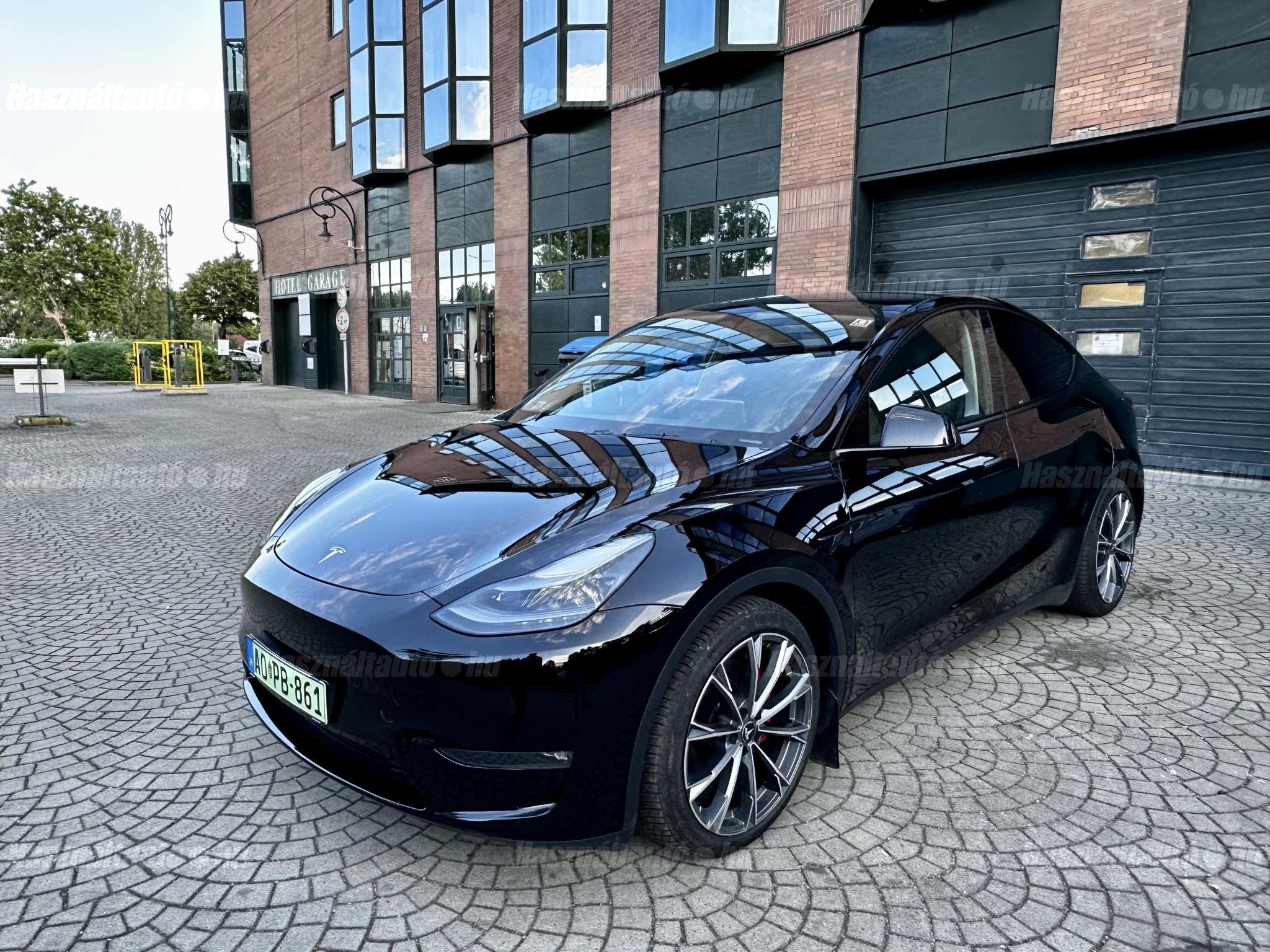 TESLA MODEL Y 2024/5 - 1