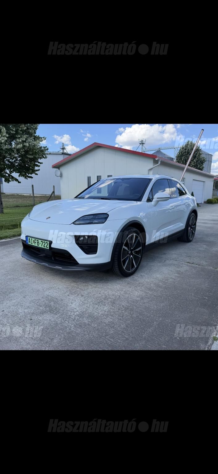 PORSCHE MACAN 2024/8 - 1