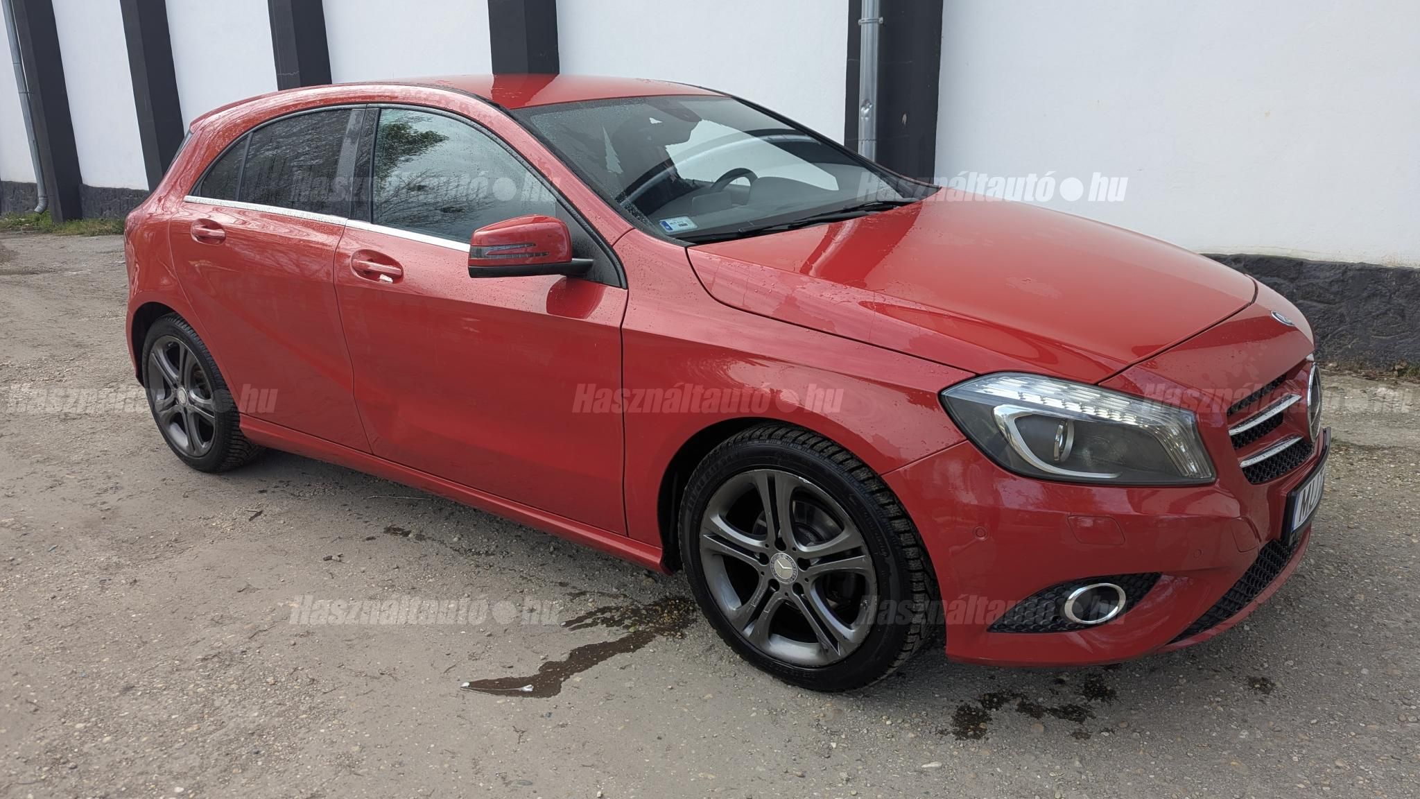 MERCEDES-BENZ A 180 2014/7 - 1