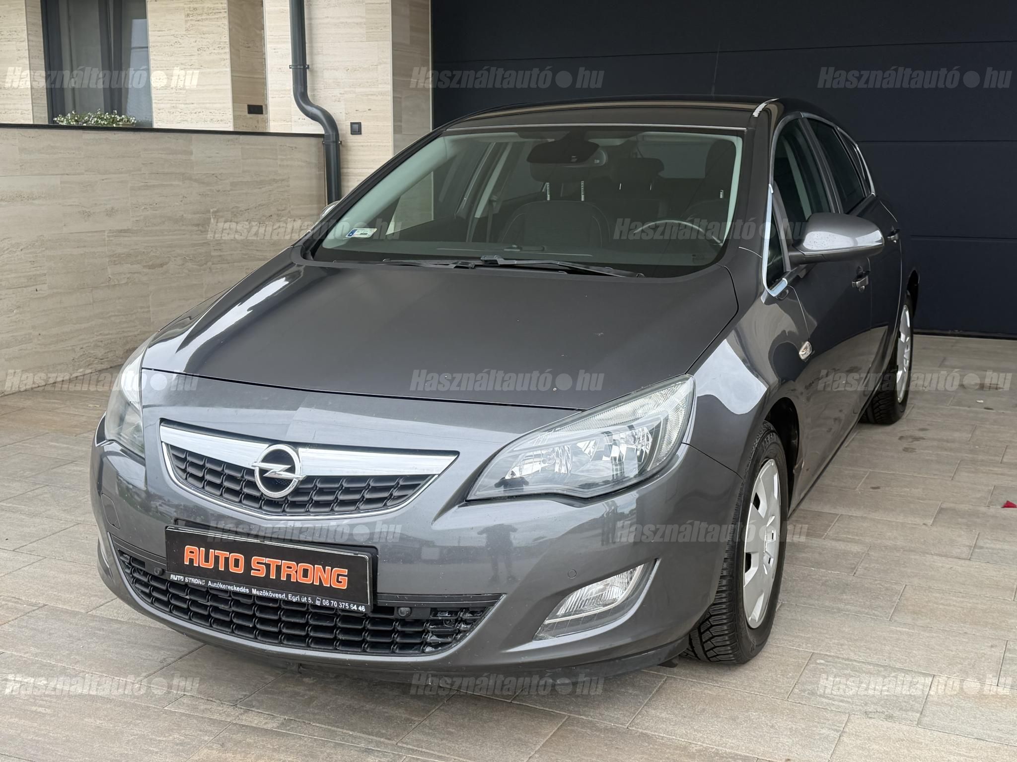 OPEL ASTRA J 2010/4 - 1