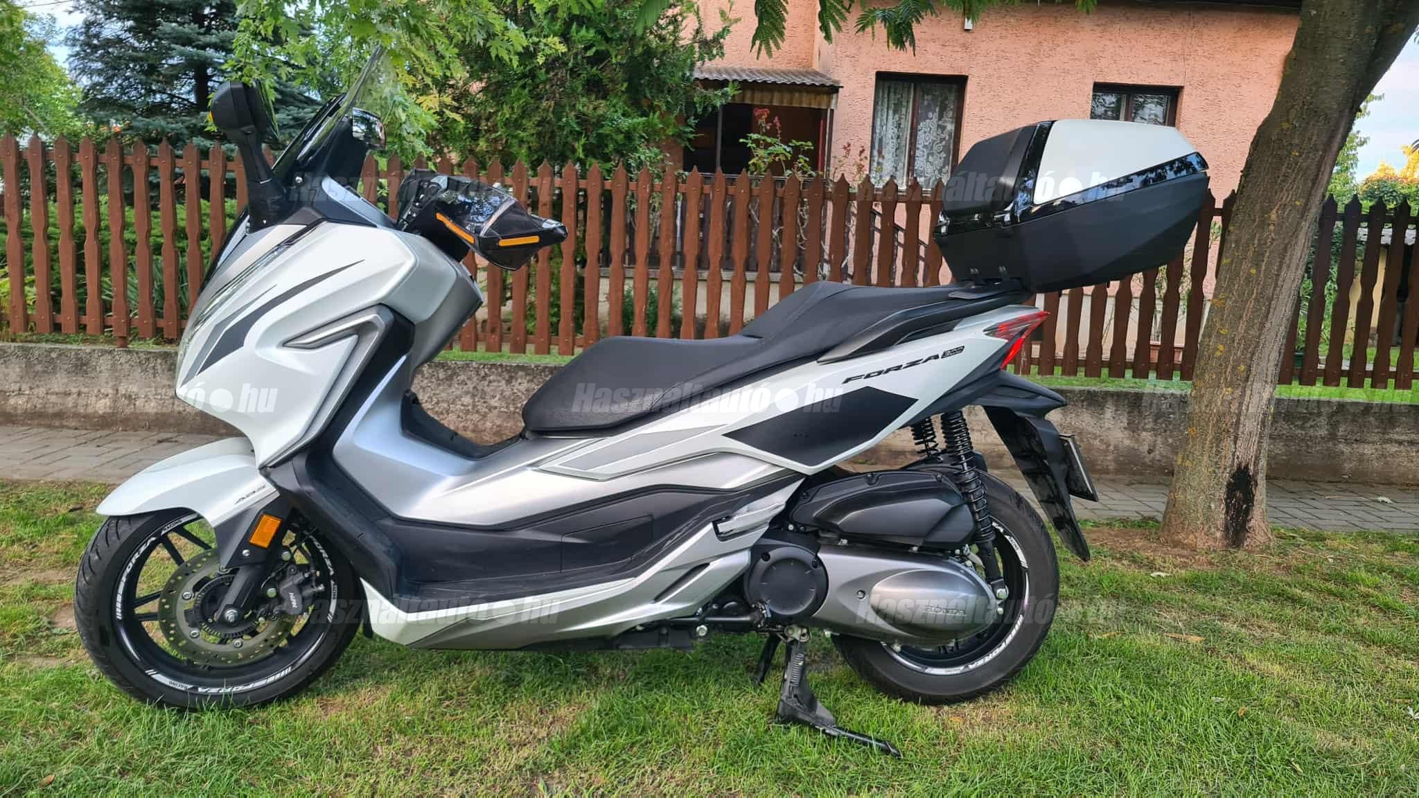 HONDA FORZA 300 2019 - 1