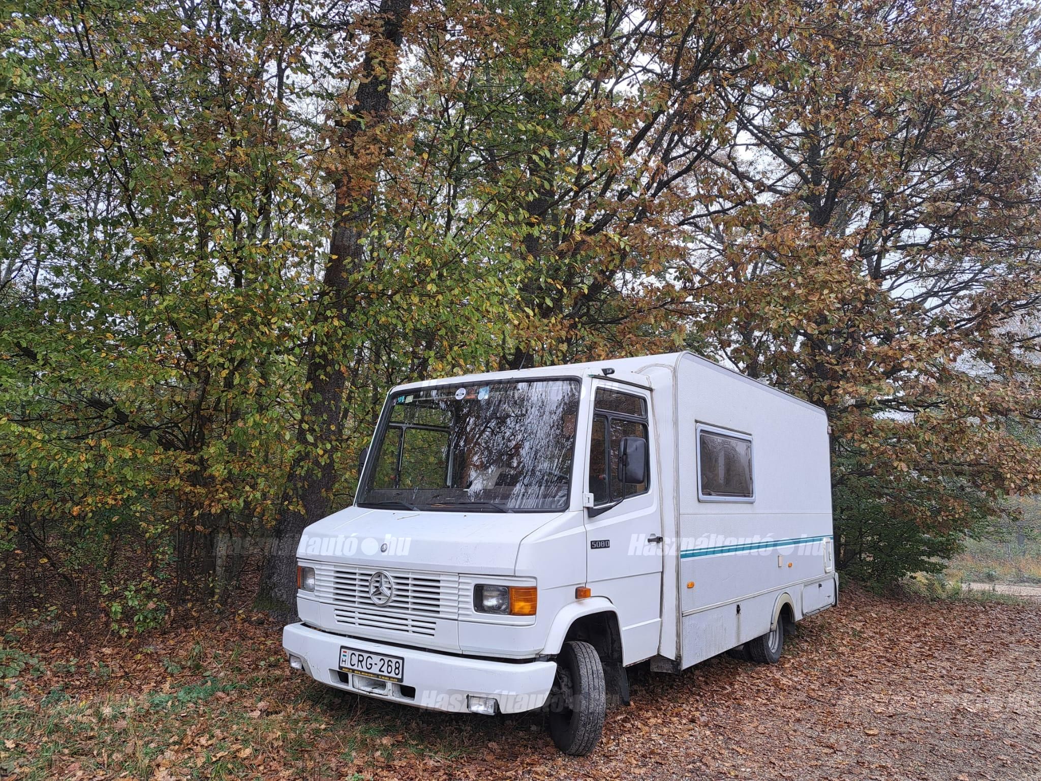 MERCEDES-BENZ 1992/8 - 1