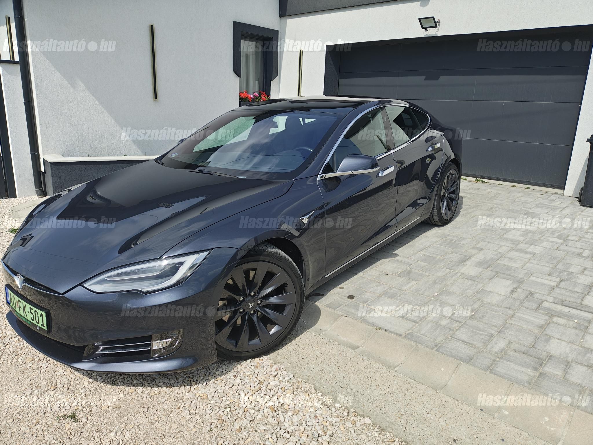 TESLA MODEL S 2020/4 - 1