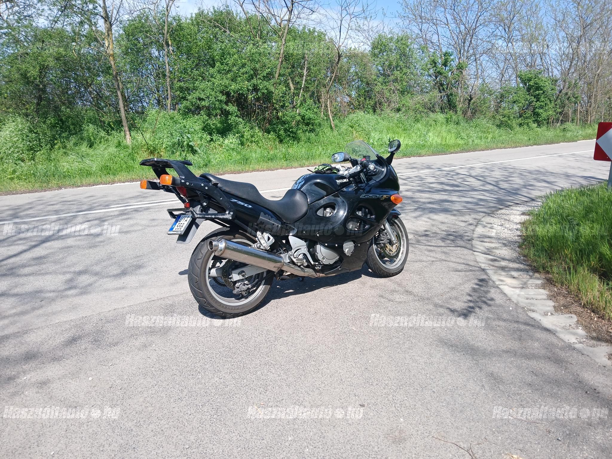SUZUKI GSX 750 F 2001/8 - 1