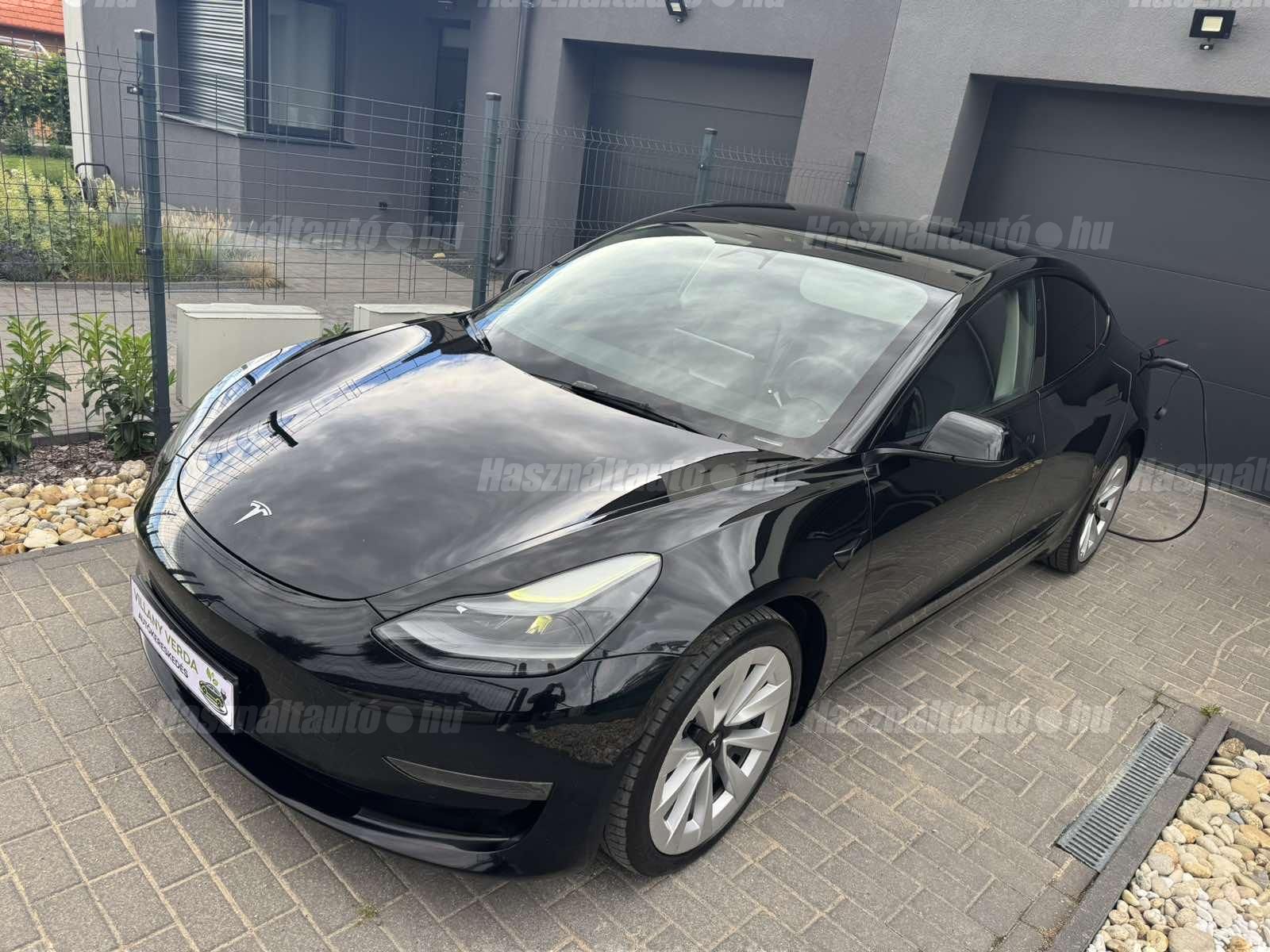TESLA MODEL 3 2021/9 - 1