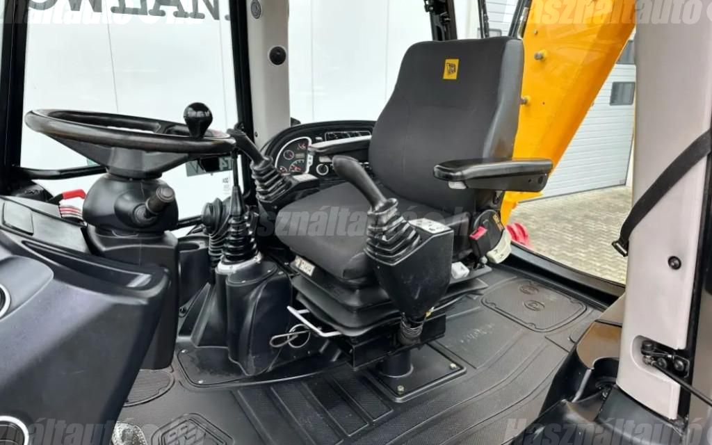 JCB 2016 - 1