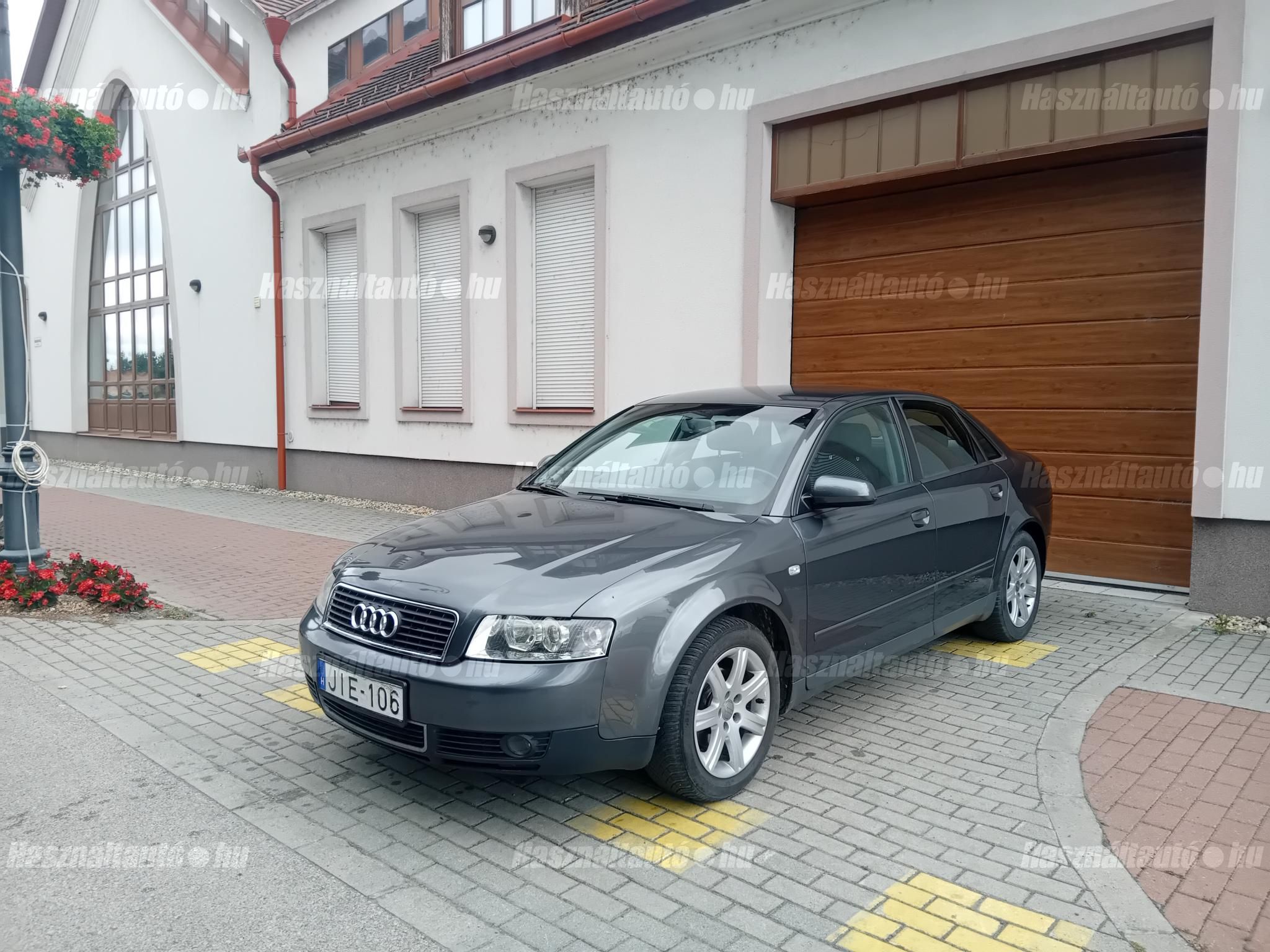 AUDI A4 2004/8 - 1
