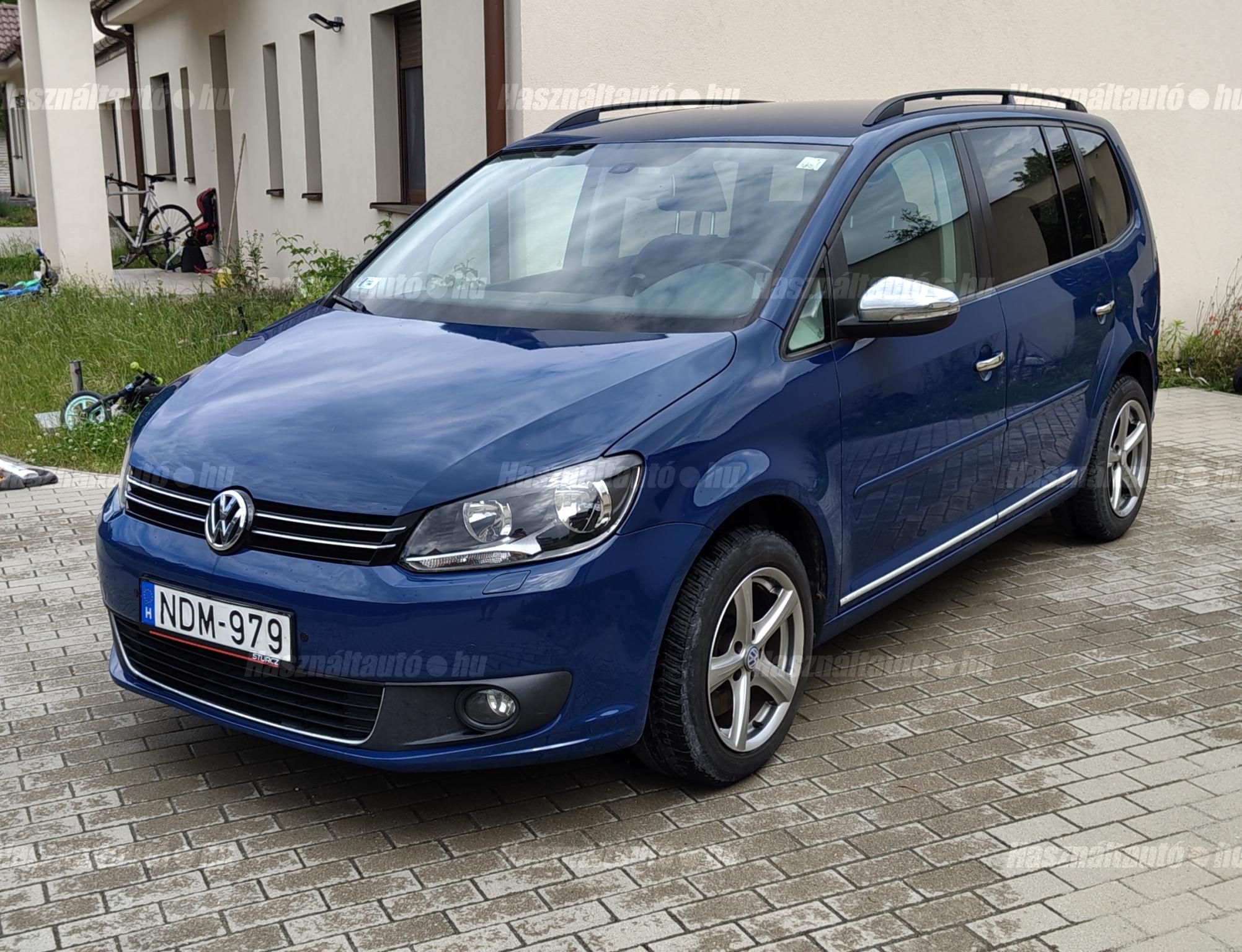 VOLKSWAGEN TOURAN 2011/10 - 1