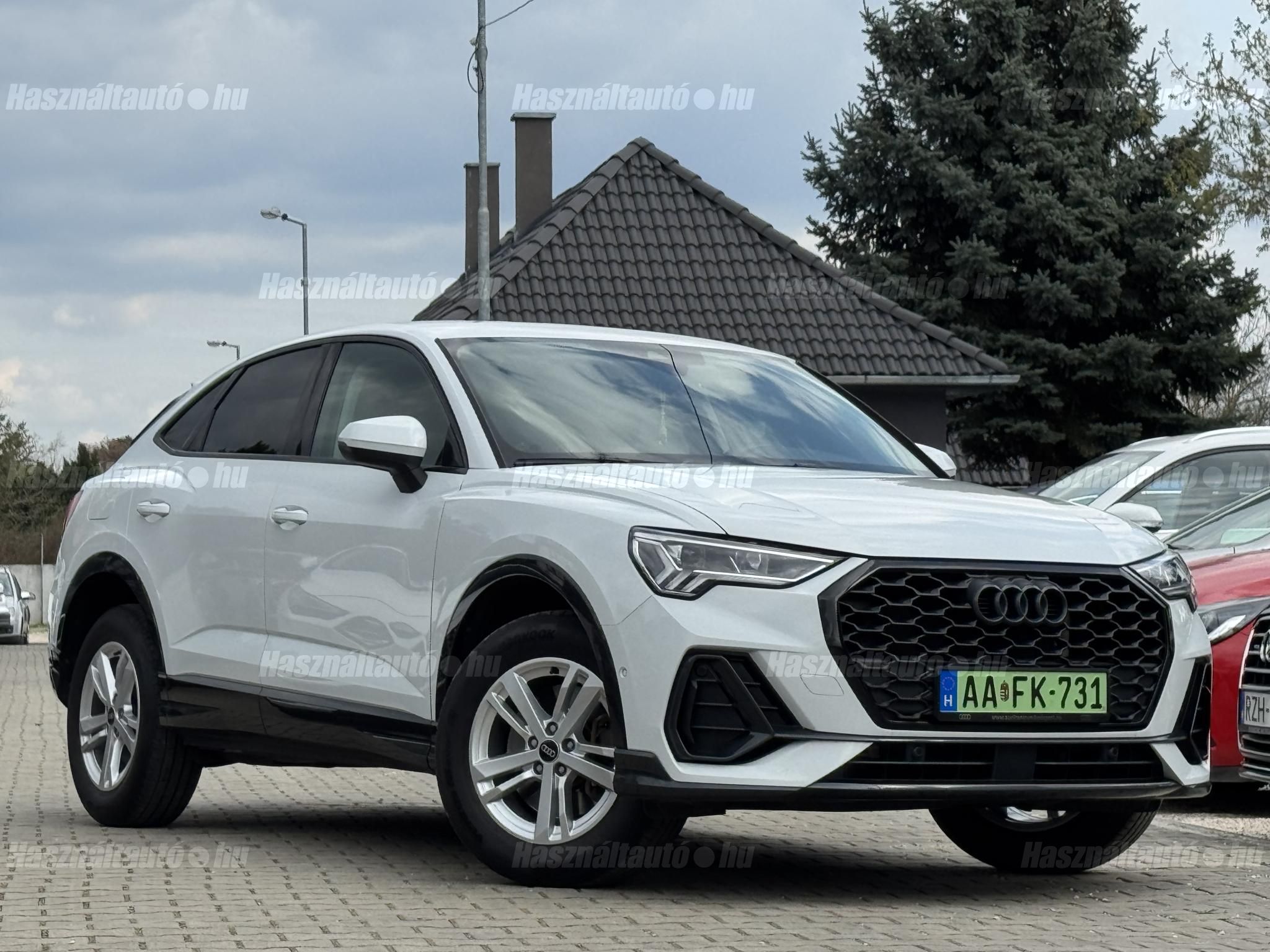 AUDI Q3 2022/10 - 1