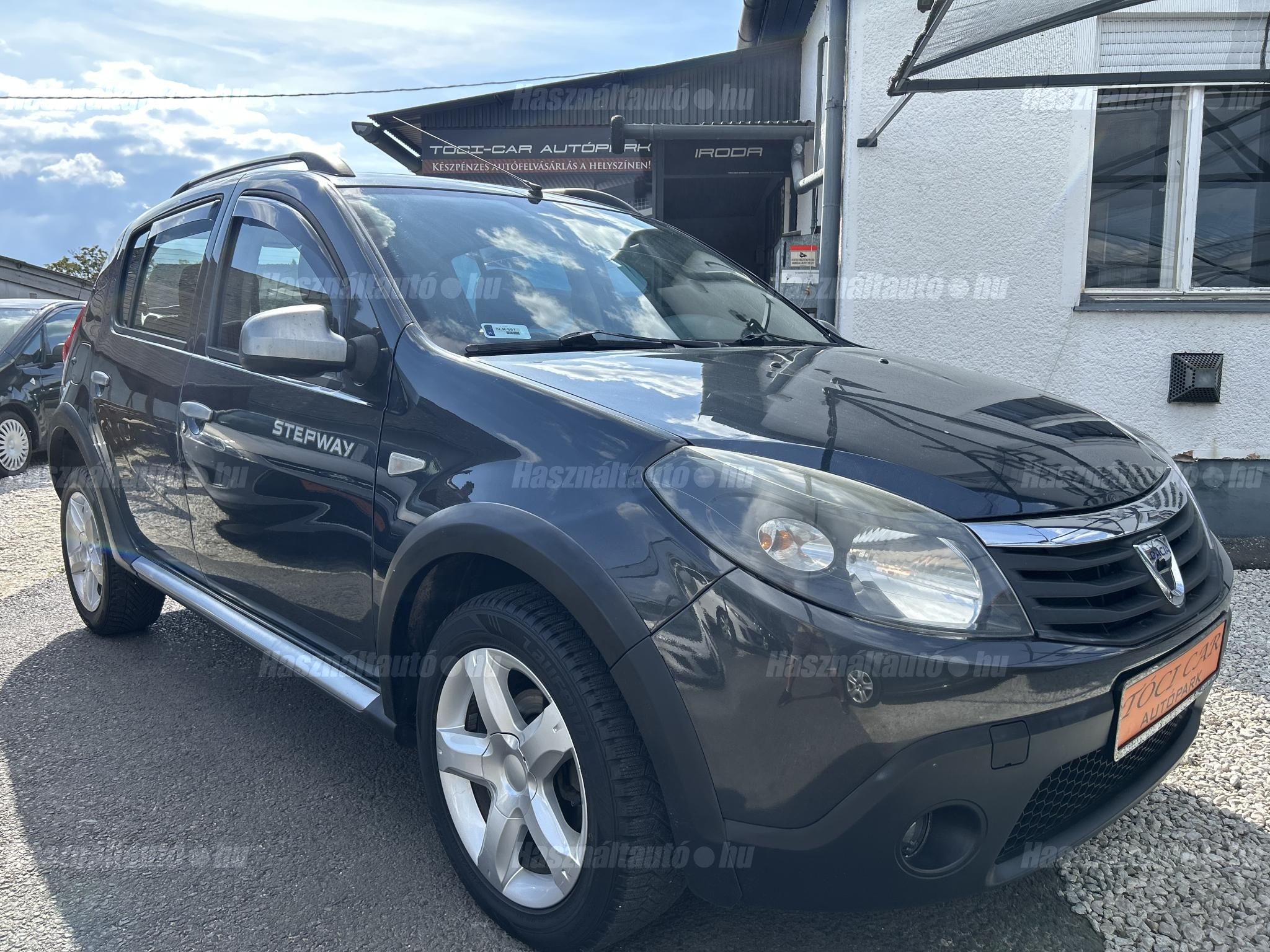 DACIA SANDERO 2010/1 - 1