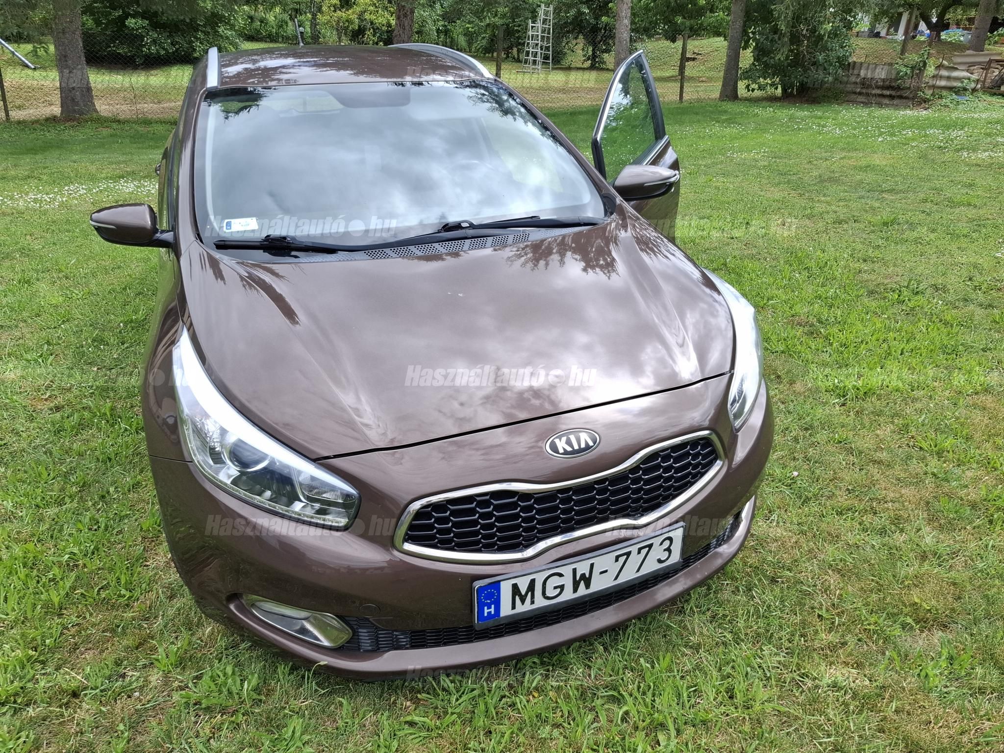 KIA CEE'D 2013 - 1