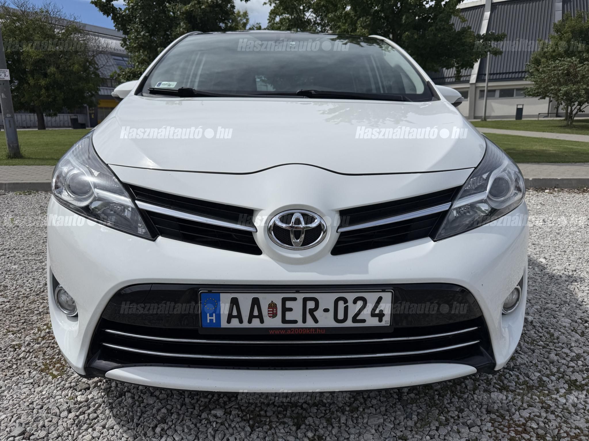 TOYOTA VERSO 2013/8 - 1