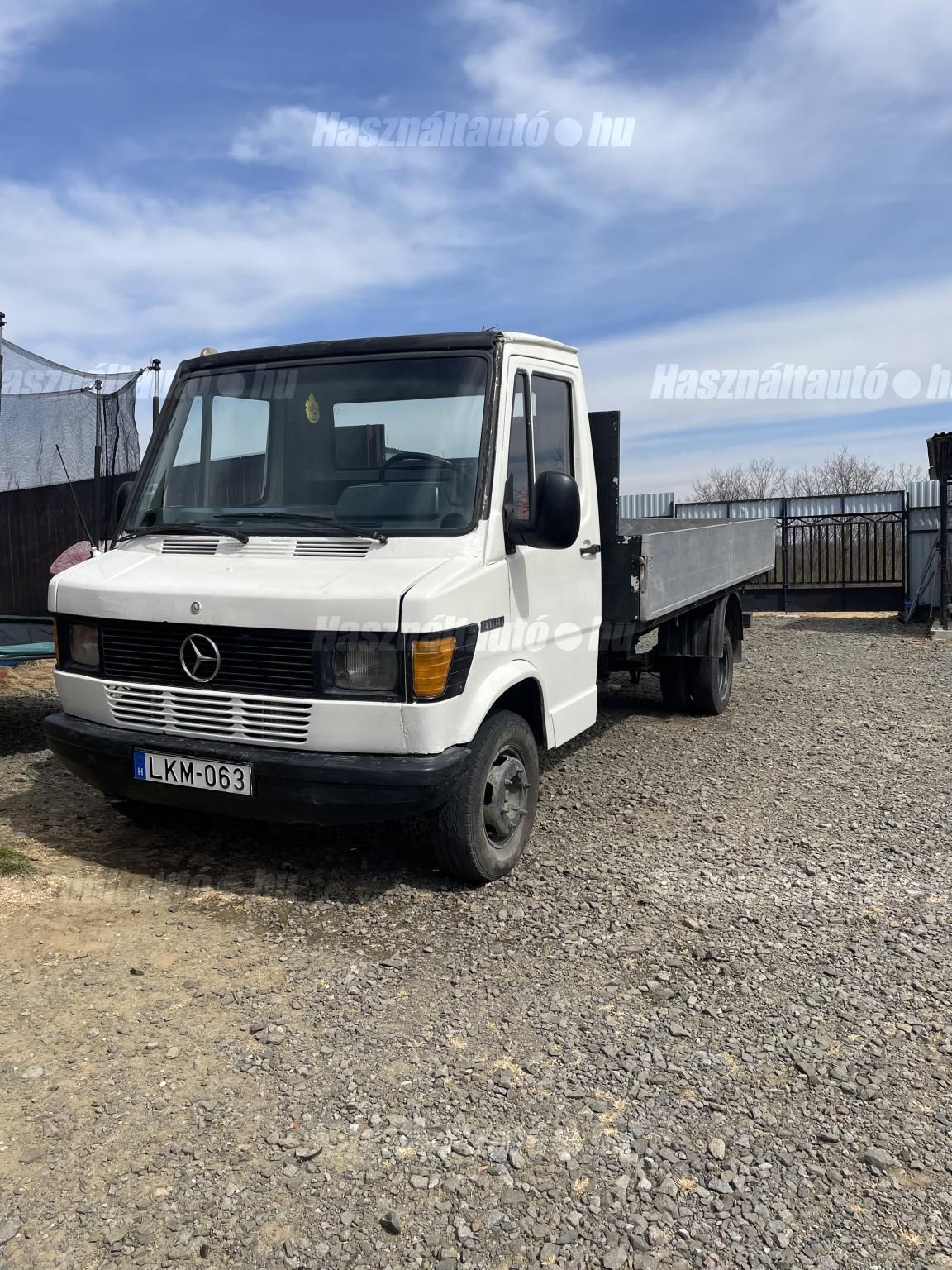 MERCEDES-BENZ 410 1990/10 - 1