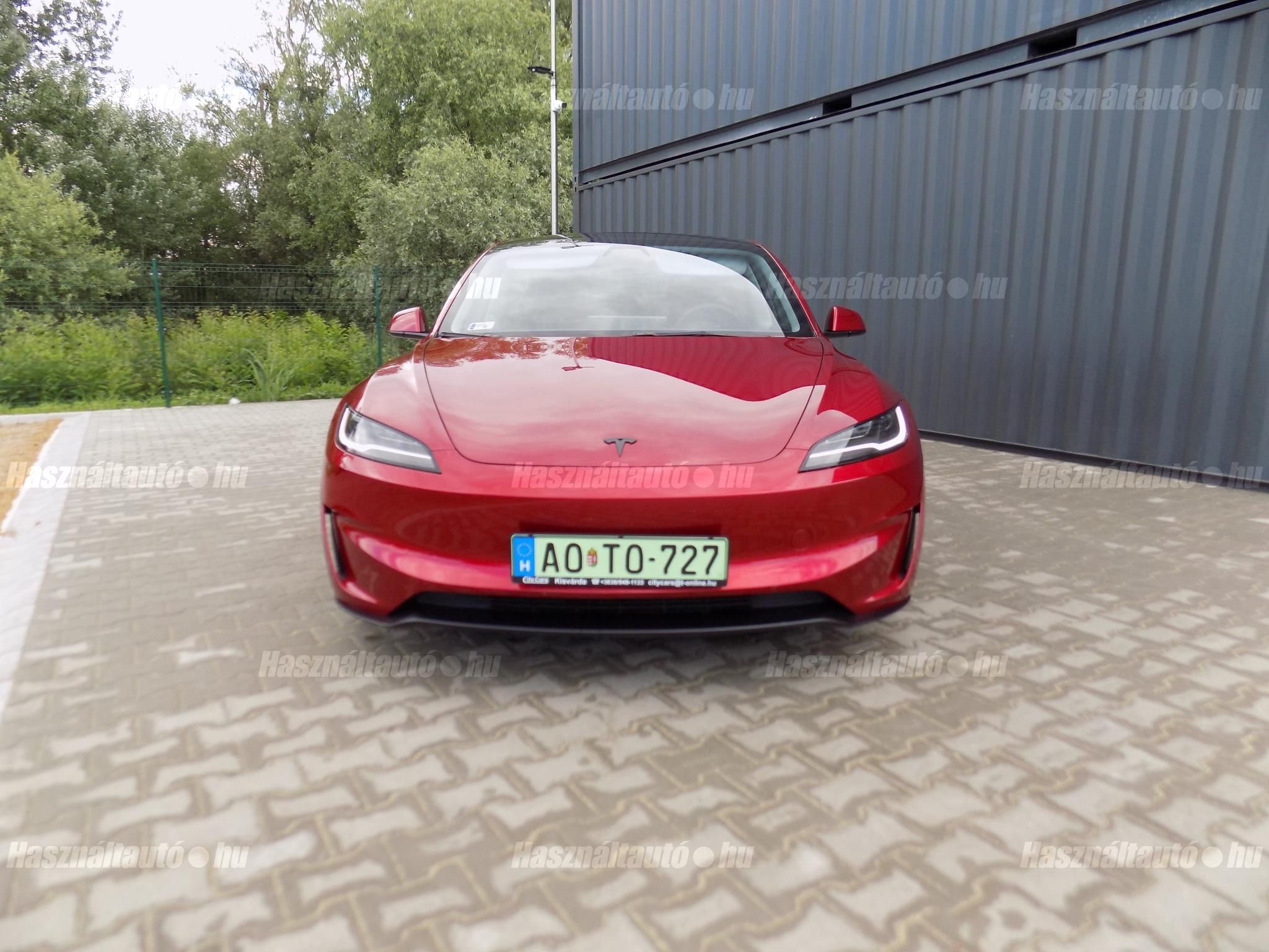 TESLA MODEL 3 2024/10 - 1