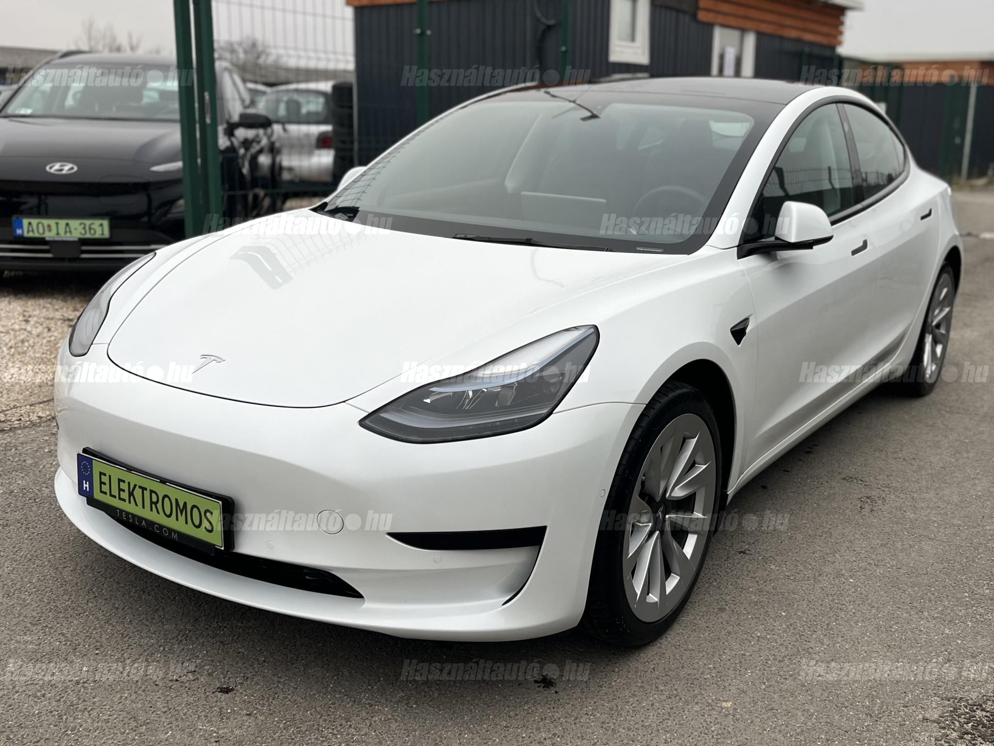 TESLA MODEL 3 2022/6 - 1