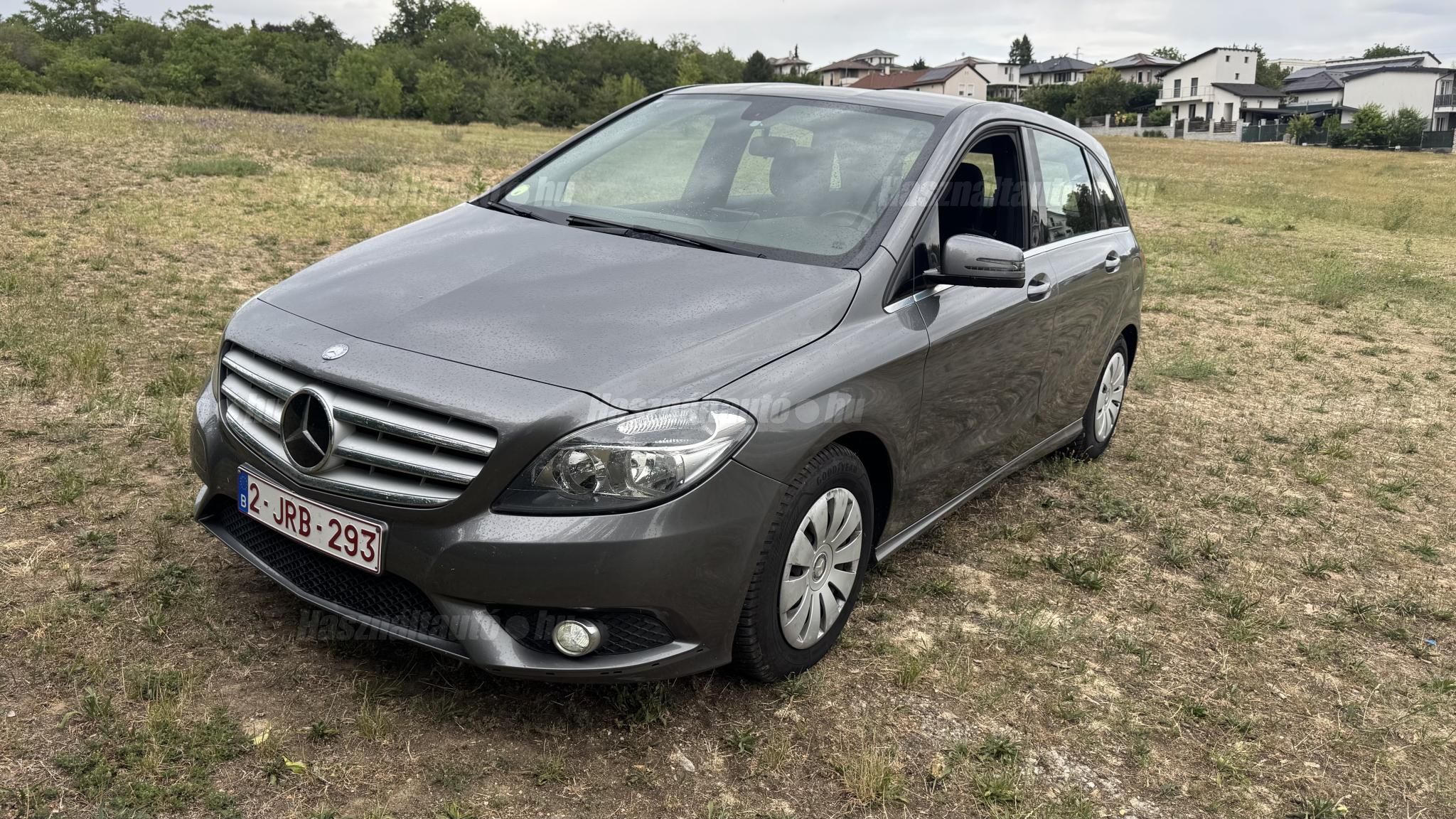 MERCEDES-BENZ B 180 2012/11 - 1