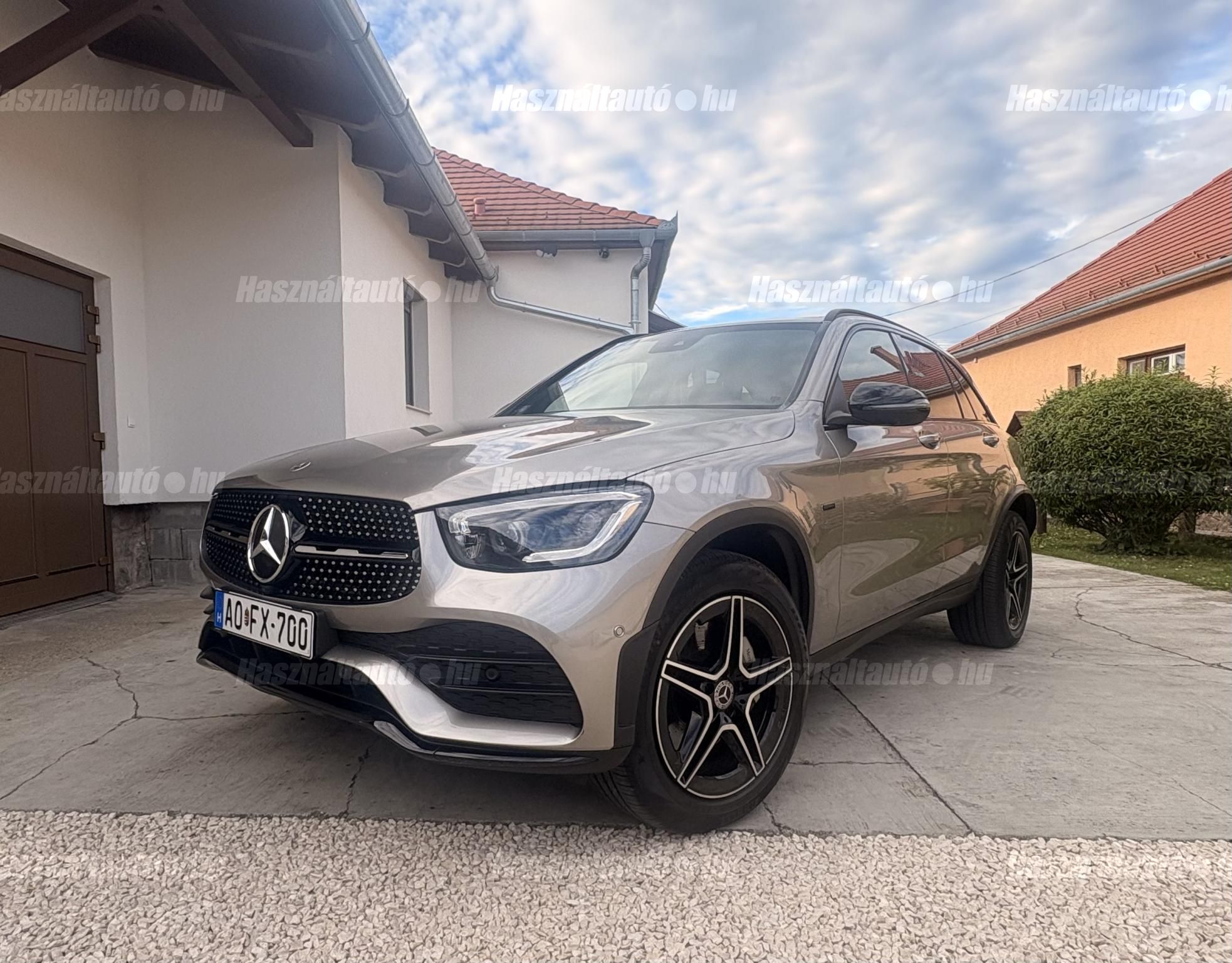 MERCEDES-BENZ GLC 300 2021/5 - 1