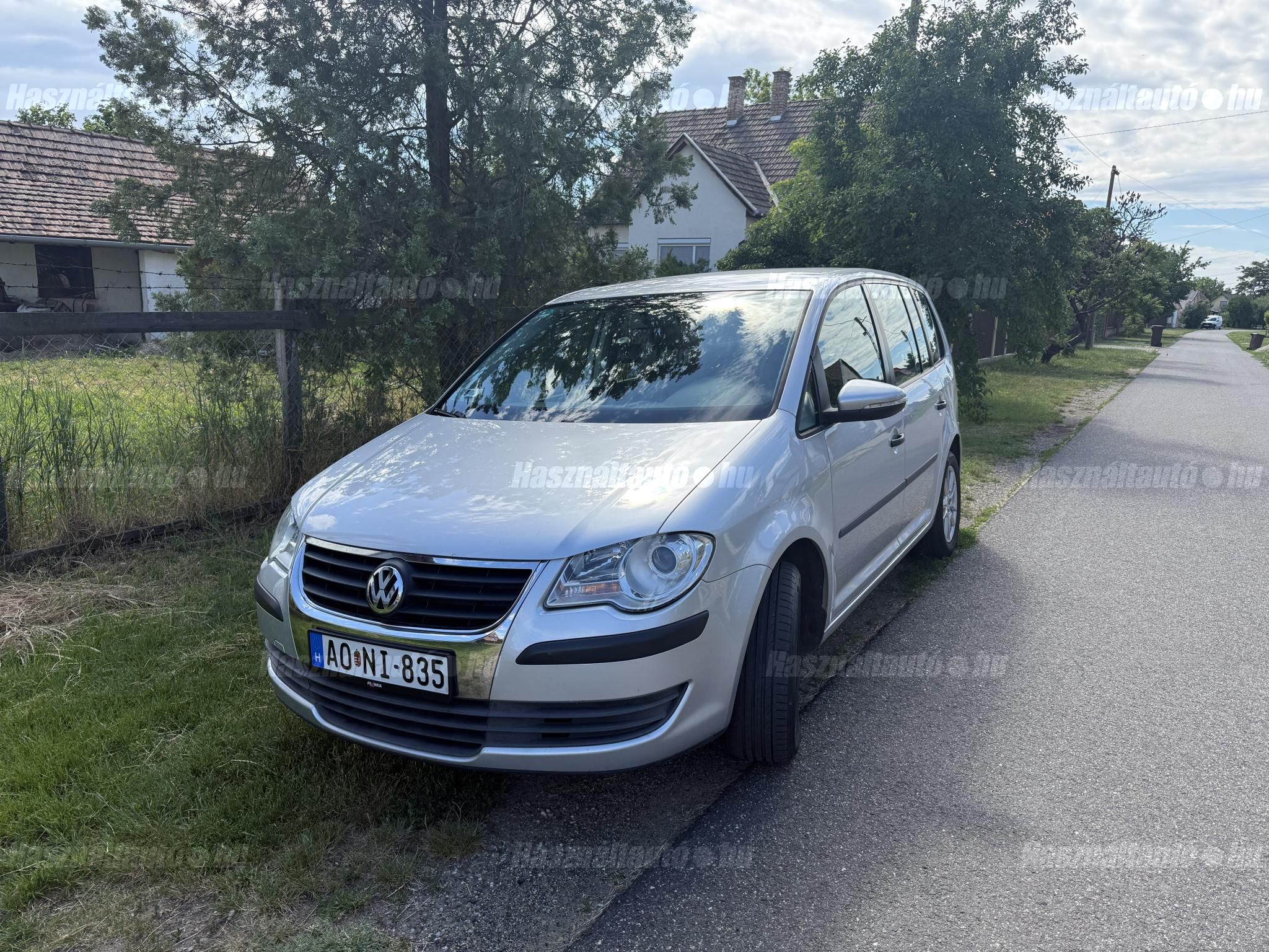 VOLKSWAGEN TOURAN 2010/6 - 1