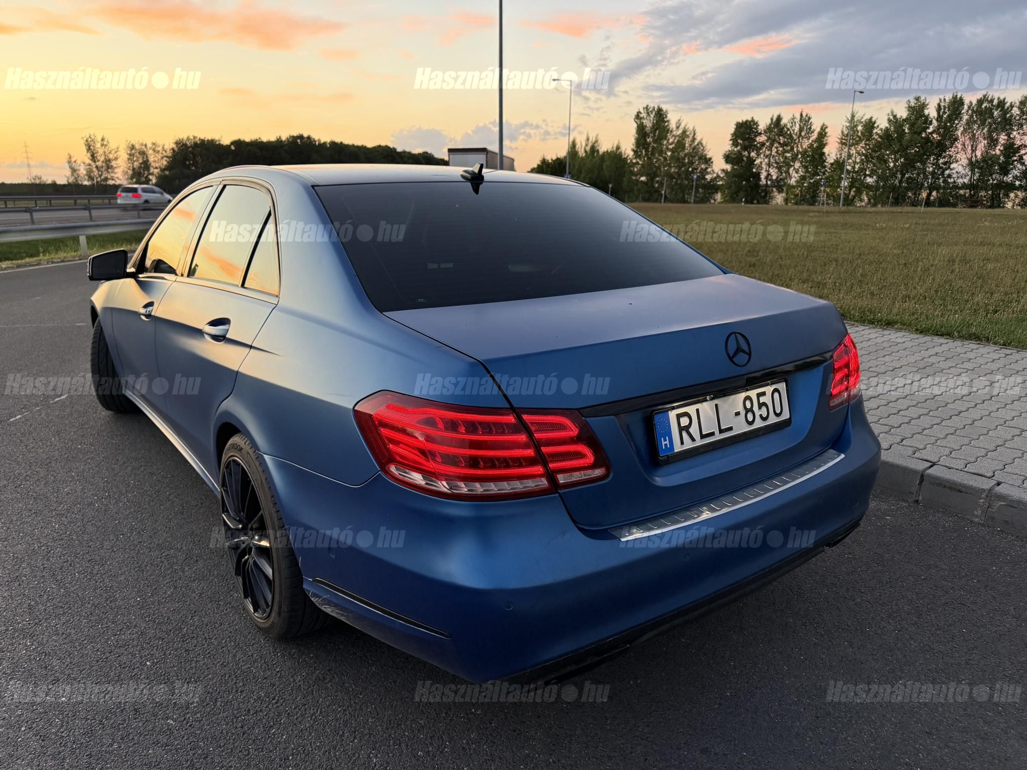 MERCEDES-BENZ E 200 2014/5 - 1