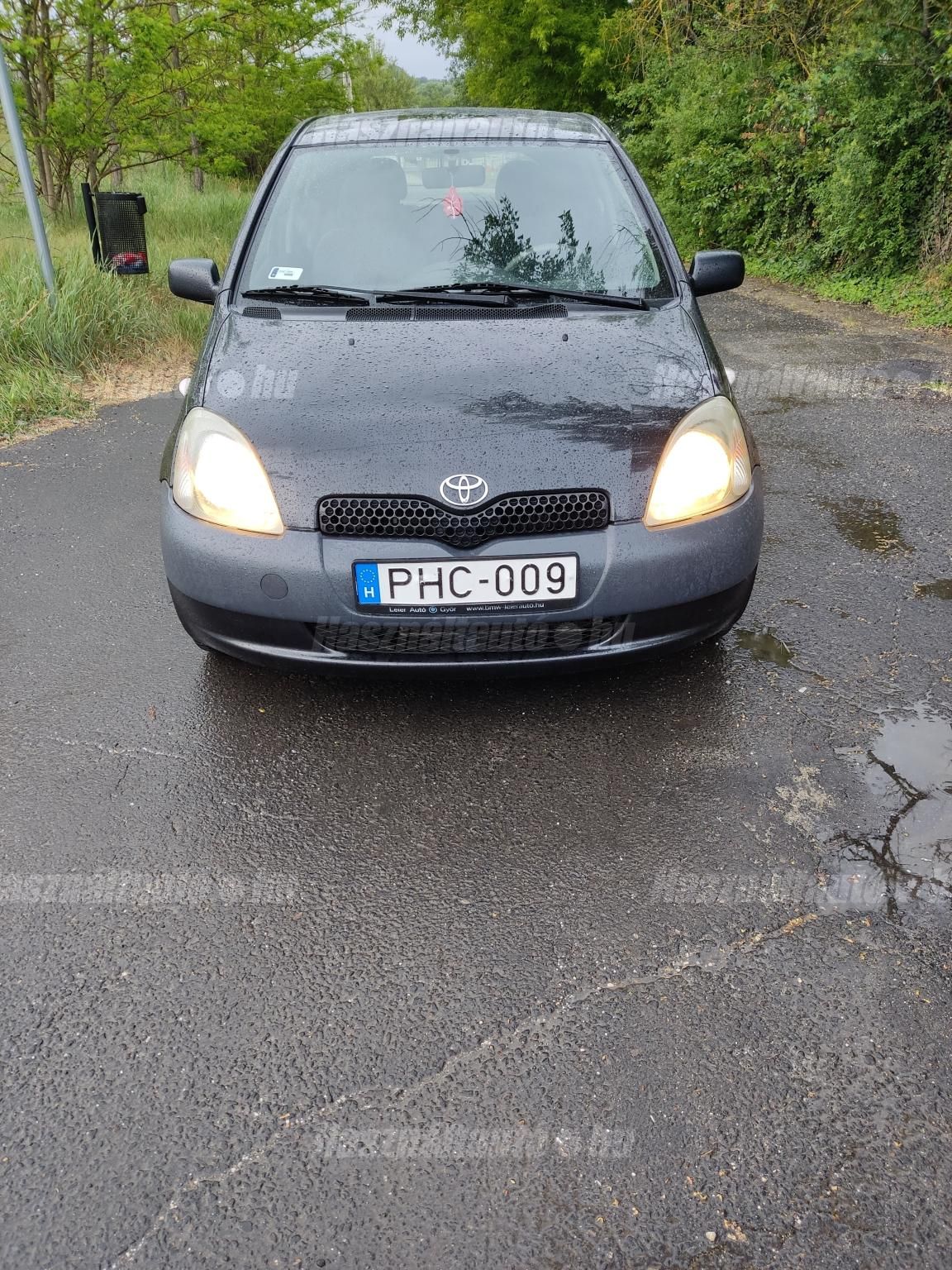 TOYOTA YARIS 2002/5 - 1