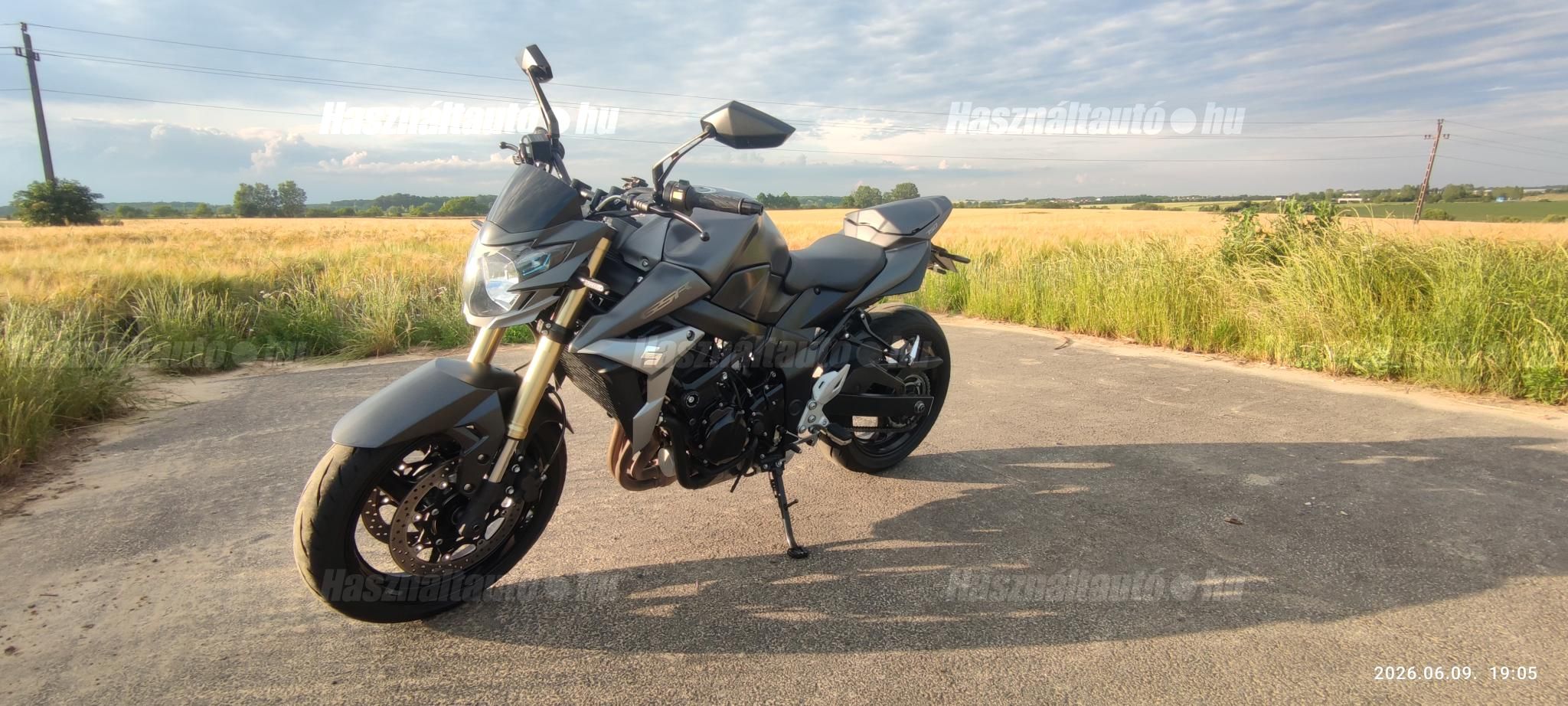 SUZUKI GSR 750 2015/4 - 1